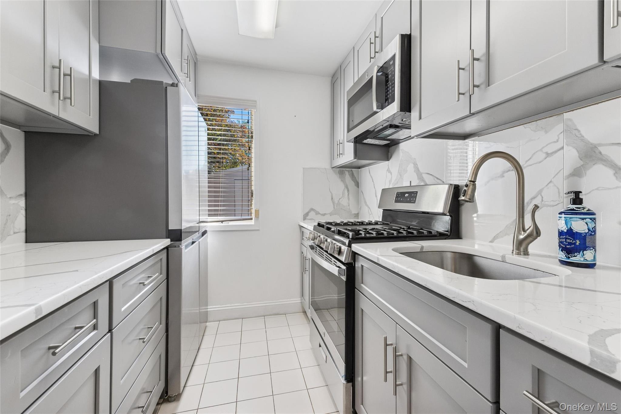 Single Family 85th Queens, NY 11414, MLS-916686-30