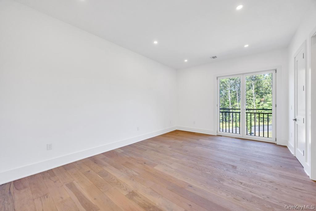 Single Family Carman Suffolk County, NY 11746, MLS-916740-35