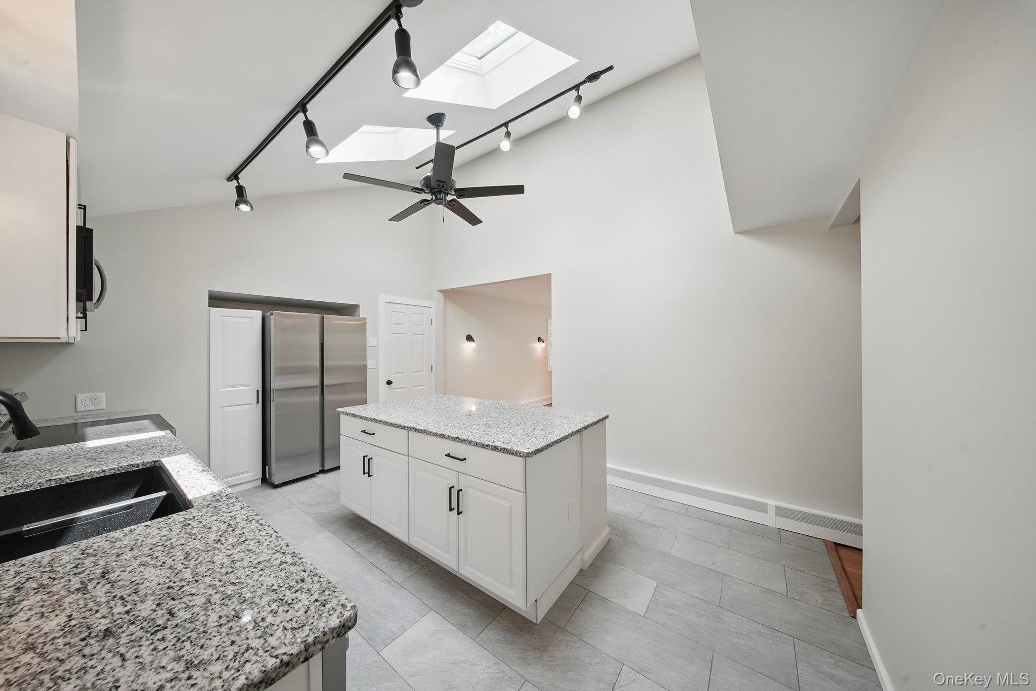 Single Family Roslyn Ulster County, NY 12428, MLS-916815-10