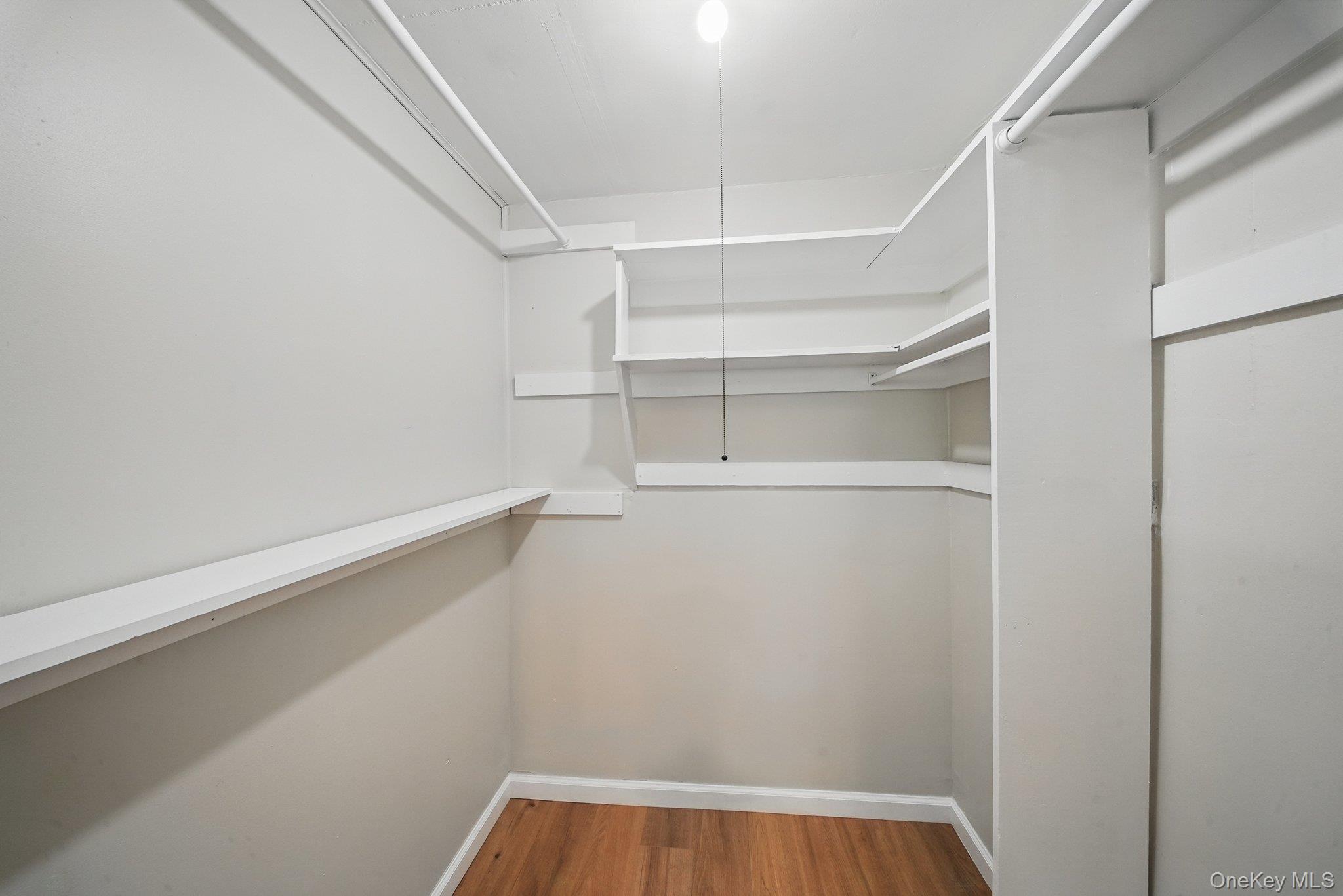 Single Family Roslyn Ulster County, NY 12428, MLS-916815-18