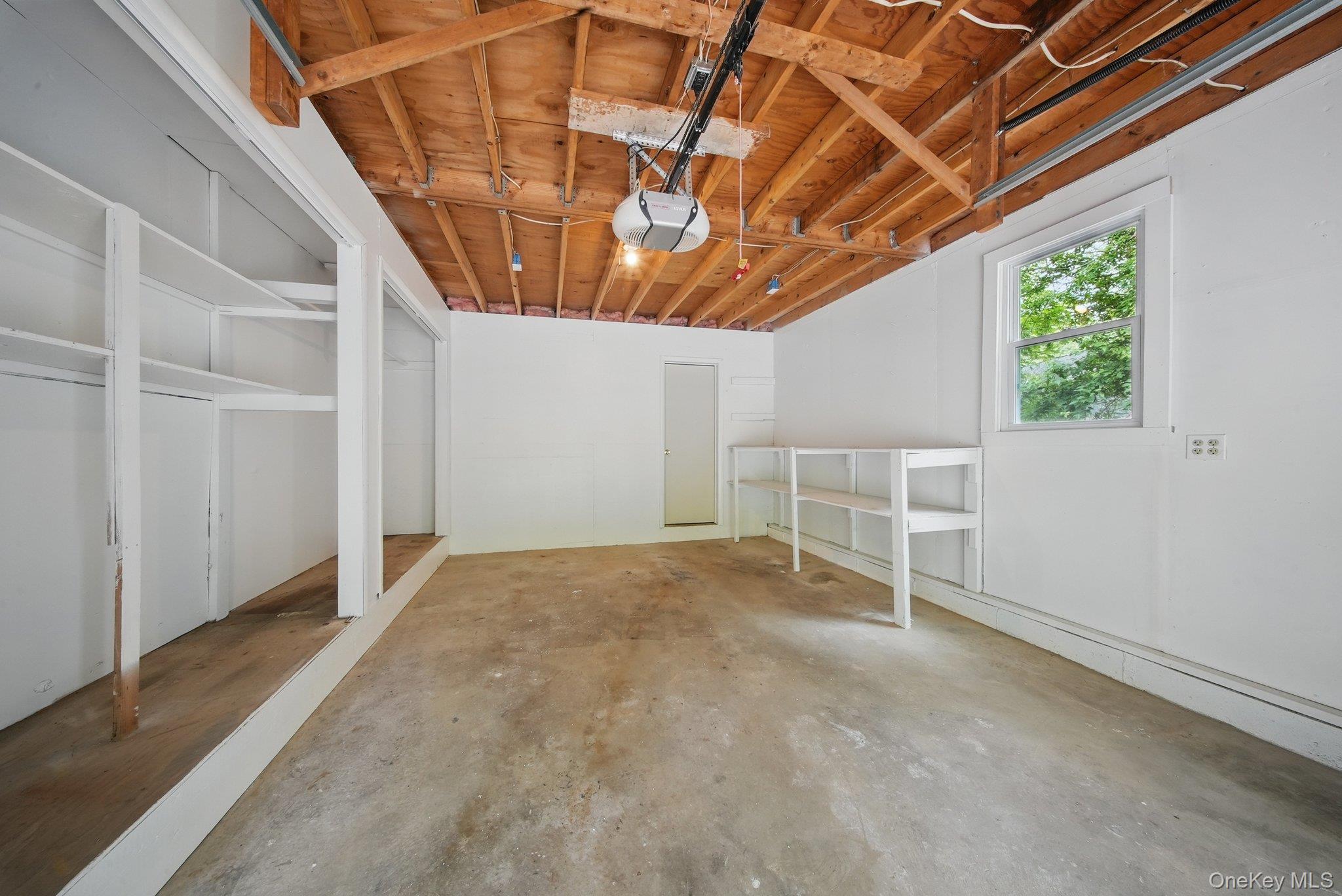 Single Family Roslyn Ulster County, NY 12428, MLS-916815-23