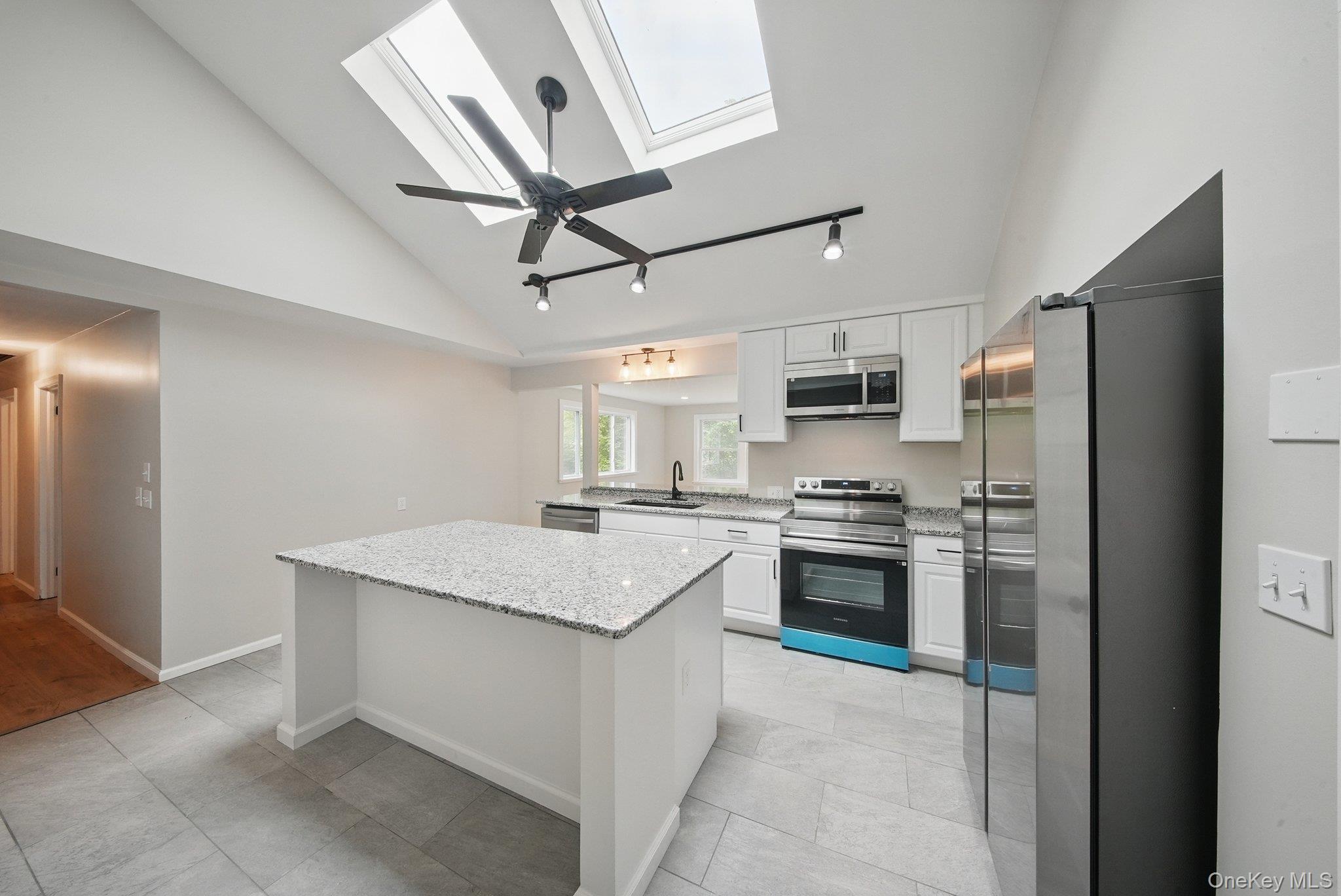 Single Family Roslyn Ulster County, NY 12428, MLS-916815-9