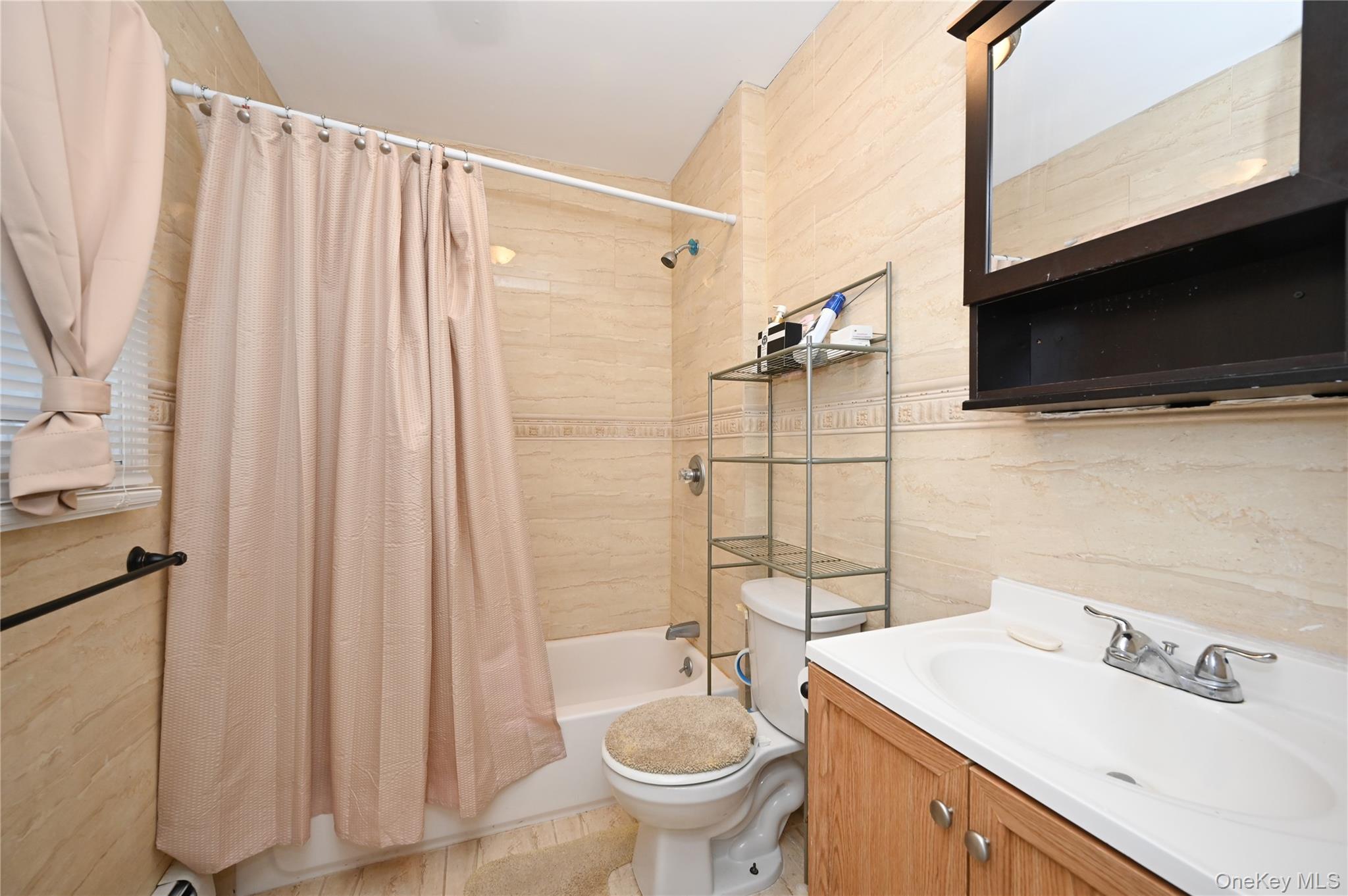 Single Family Pinebrook Nassau County, NY 11552, MLS-916820-15