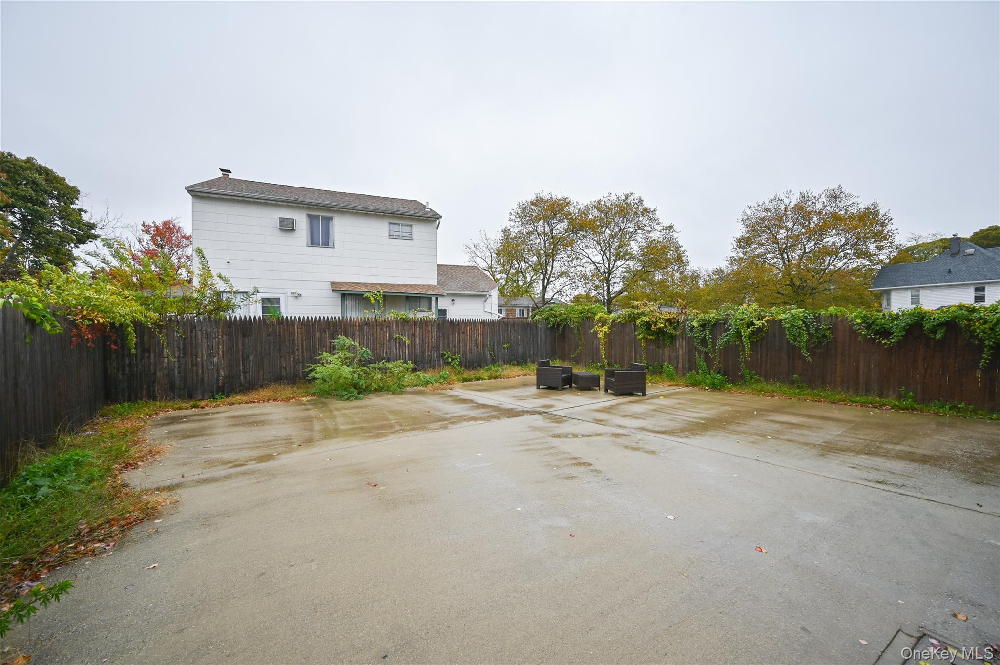 Single Family Pinebrook  Nassau County, NY 11552, MLS-916820-17