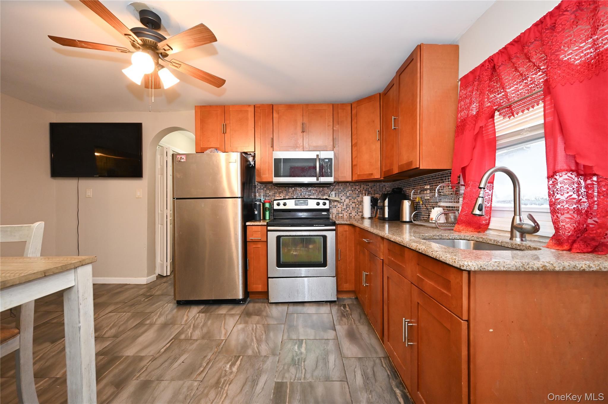 Single Family Pinebrook Nassau County, NY 11552, MLS-916820-7