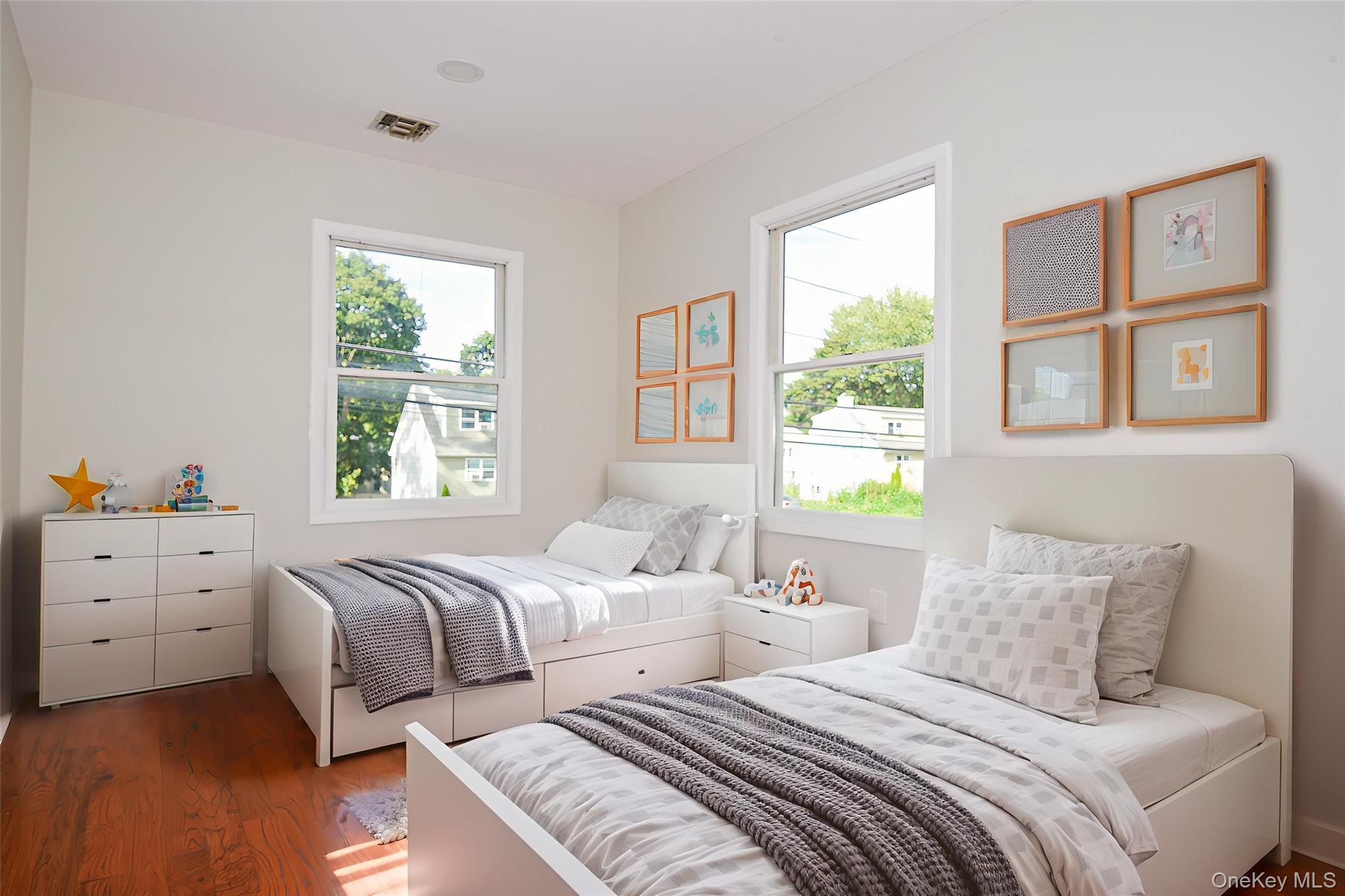 Single Family Pulaski  Suffolk County, NY 11746, MLS-916837-26