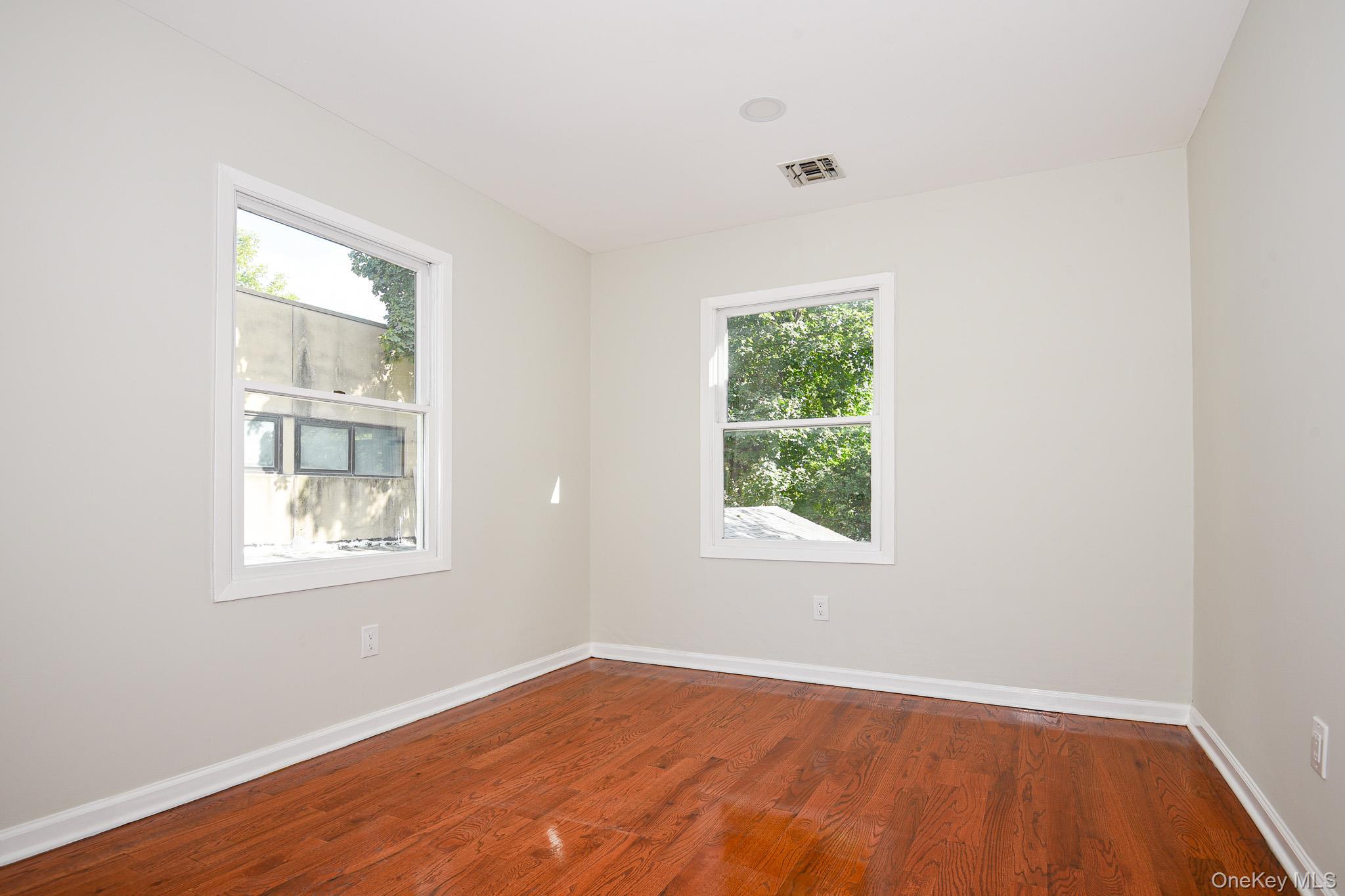 Single Family Pulaski  Suffolk County, NY 11746, MLS-916837-29