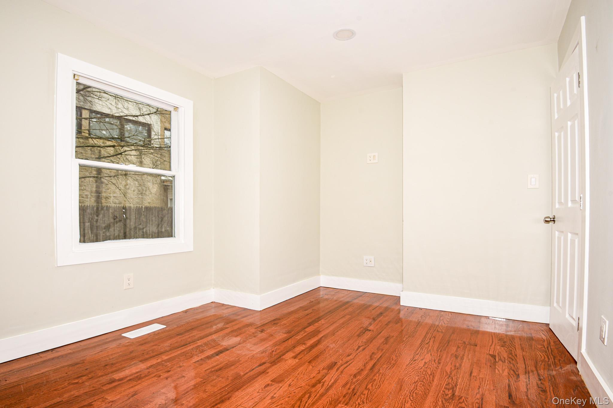 Single Family Pulaski  Suffolk County, NY 11746, MLS-916837-31