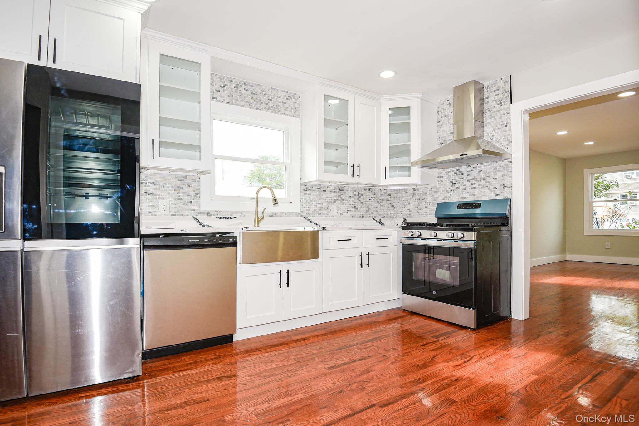 Single Family Pulaski  Suffolk County, NY 11746, MLS-916837-6