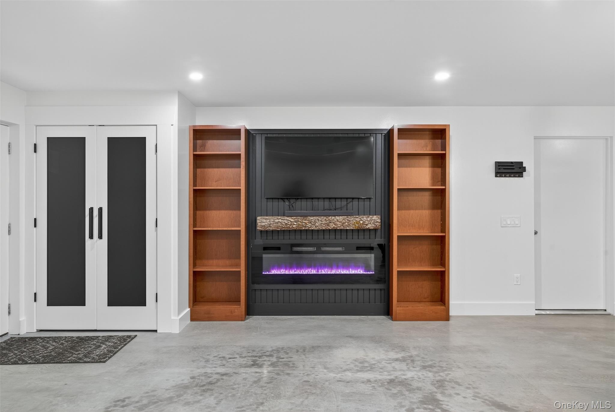 Single Family Teradon  Ulster County, NY 12404, MLS-916839-10