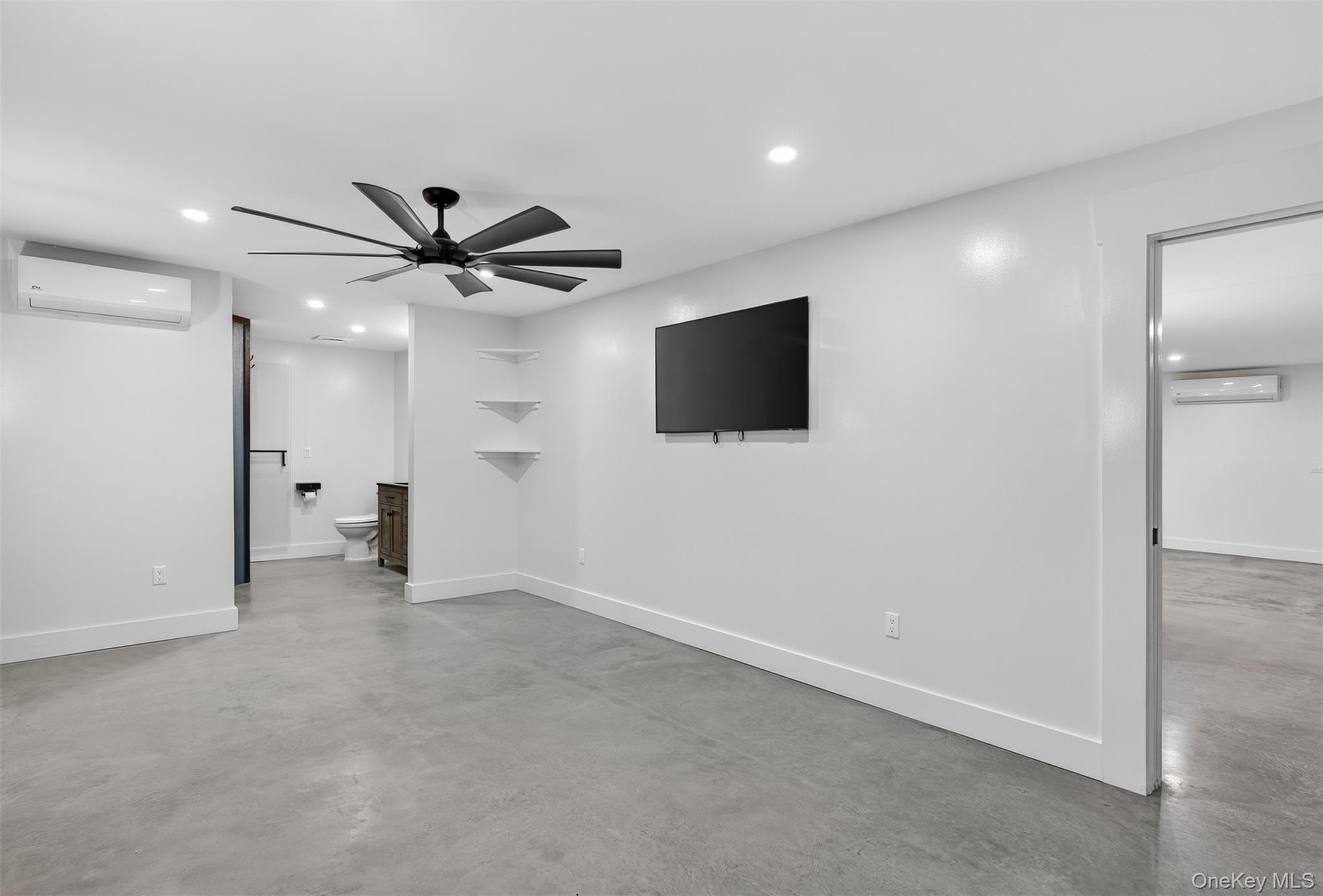 Single Family Teradon  Ulster County, NY 12404, MLS-916839-16