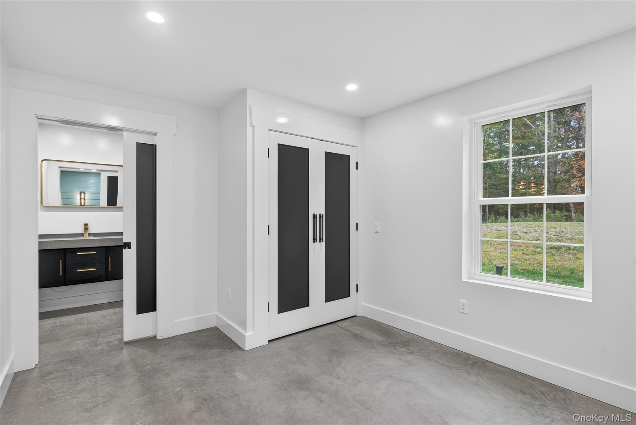 Single Family Teradon  Ulster County, NY 12404, MLS-916839-22