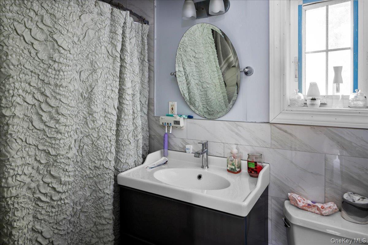 Single Family Foothill  Queens, NY 11423, MLS-916854-19