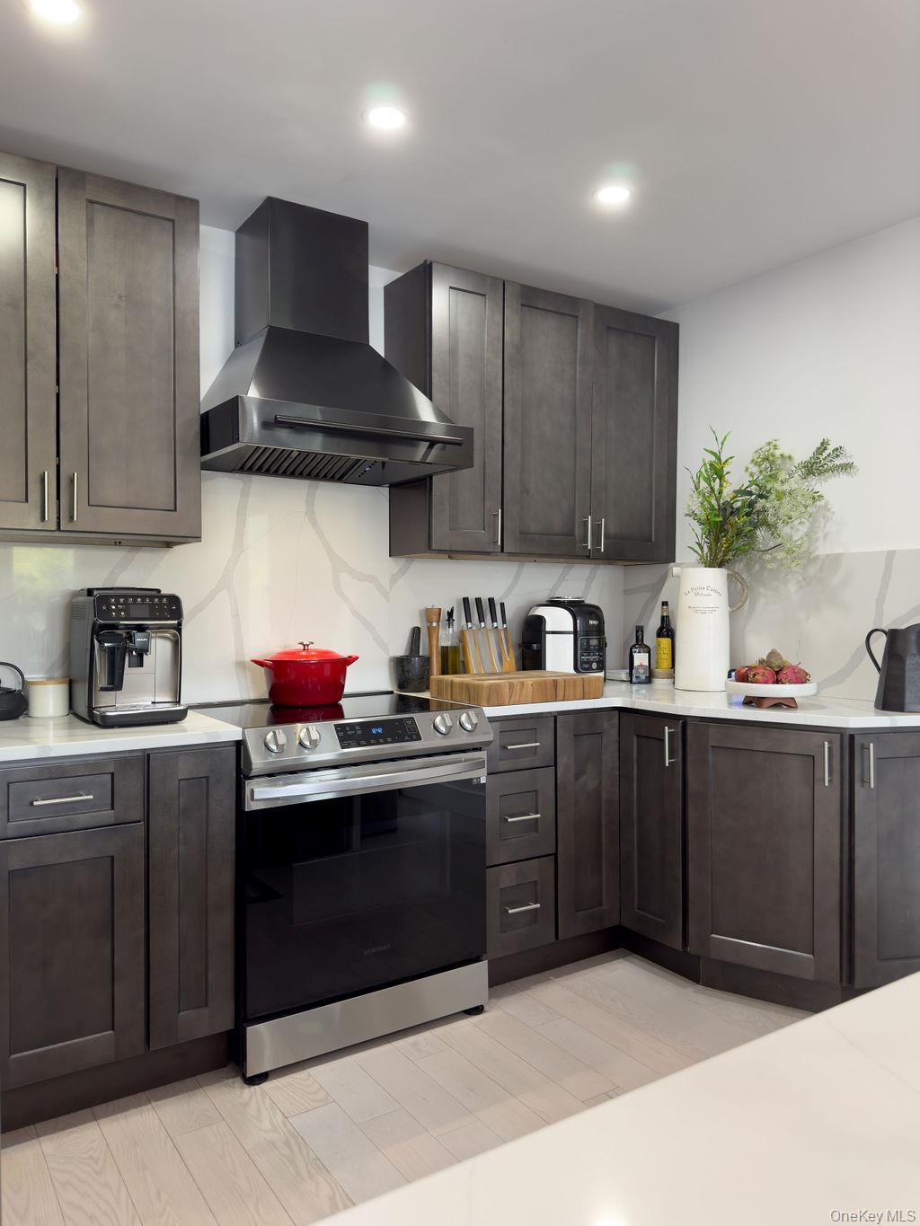 Single Family Edison  Westchester County, NY 10706, MLS-916915-12