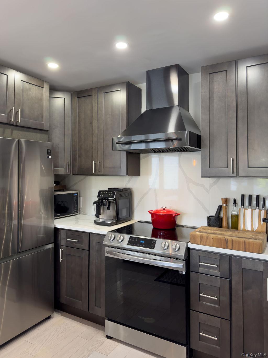 Single Family Edison  Westchester County, NY 10706, MLS-916915-15