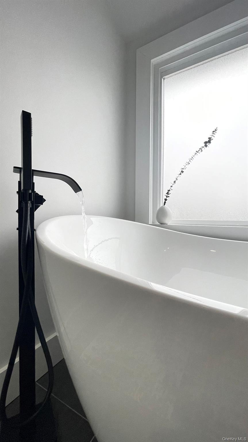 Single Family Edison  Westchester County, NY 10706, MLS-916915-25