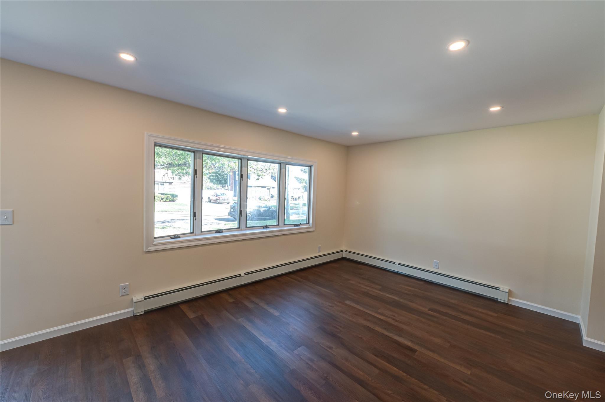 Single Family Center  Suffolk County, NY 11779, MLS-916933-10