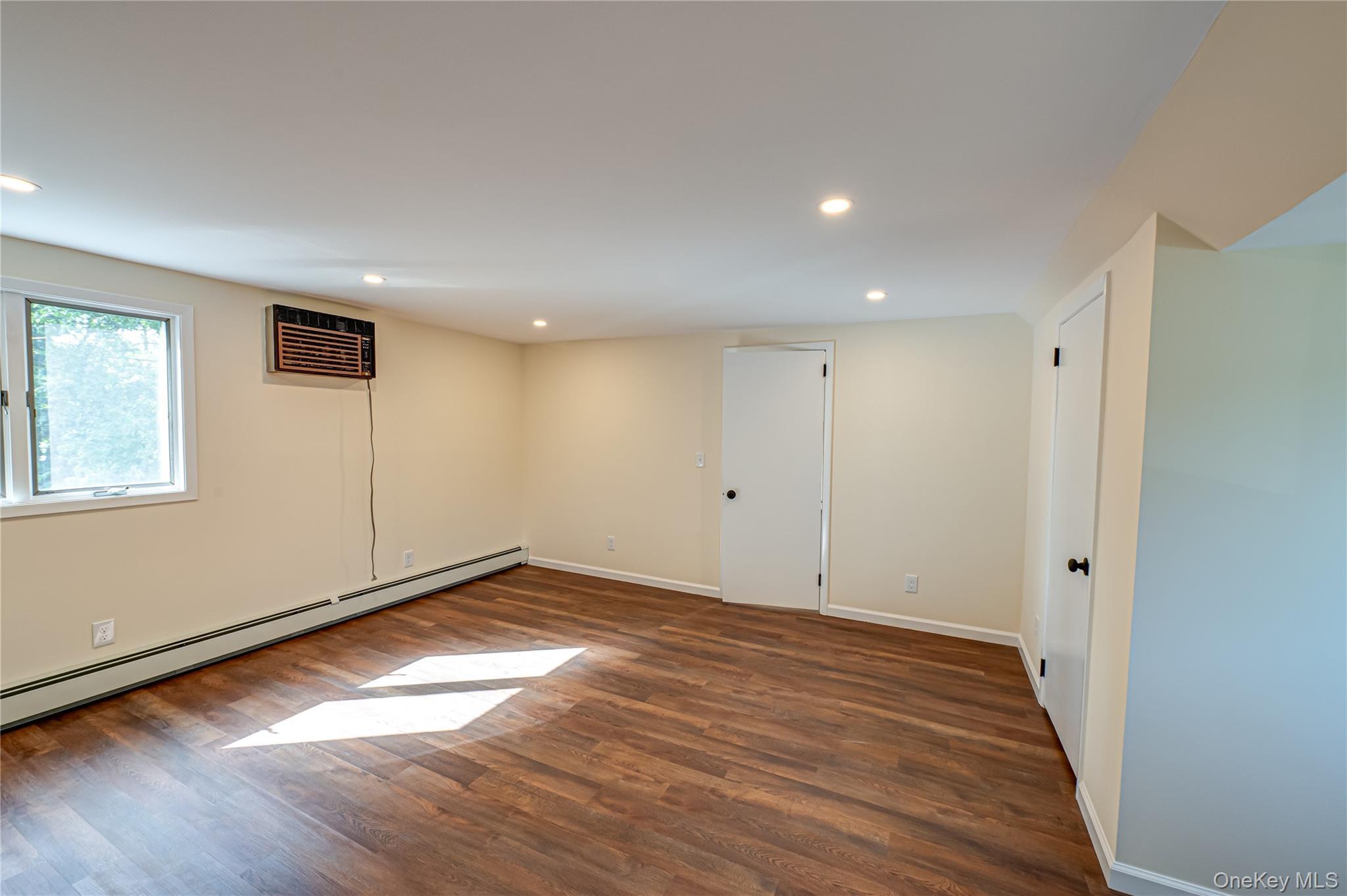 Single Family Center  Suffolk County, NY 11779, MLS-916933-15