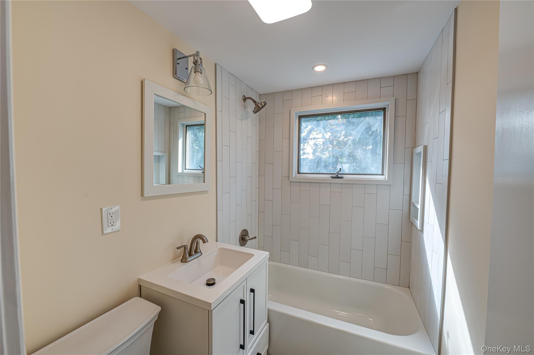 Single Family Center  Suffolk County, NY 11779, MLS-916933-17