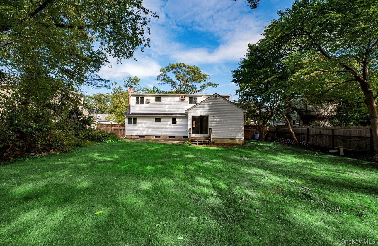 Single Family Center  Suffolk County, NY 11779, MLS-916933-2