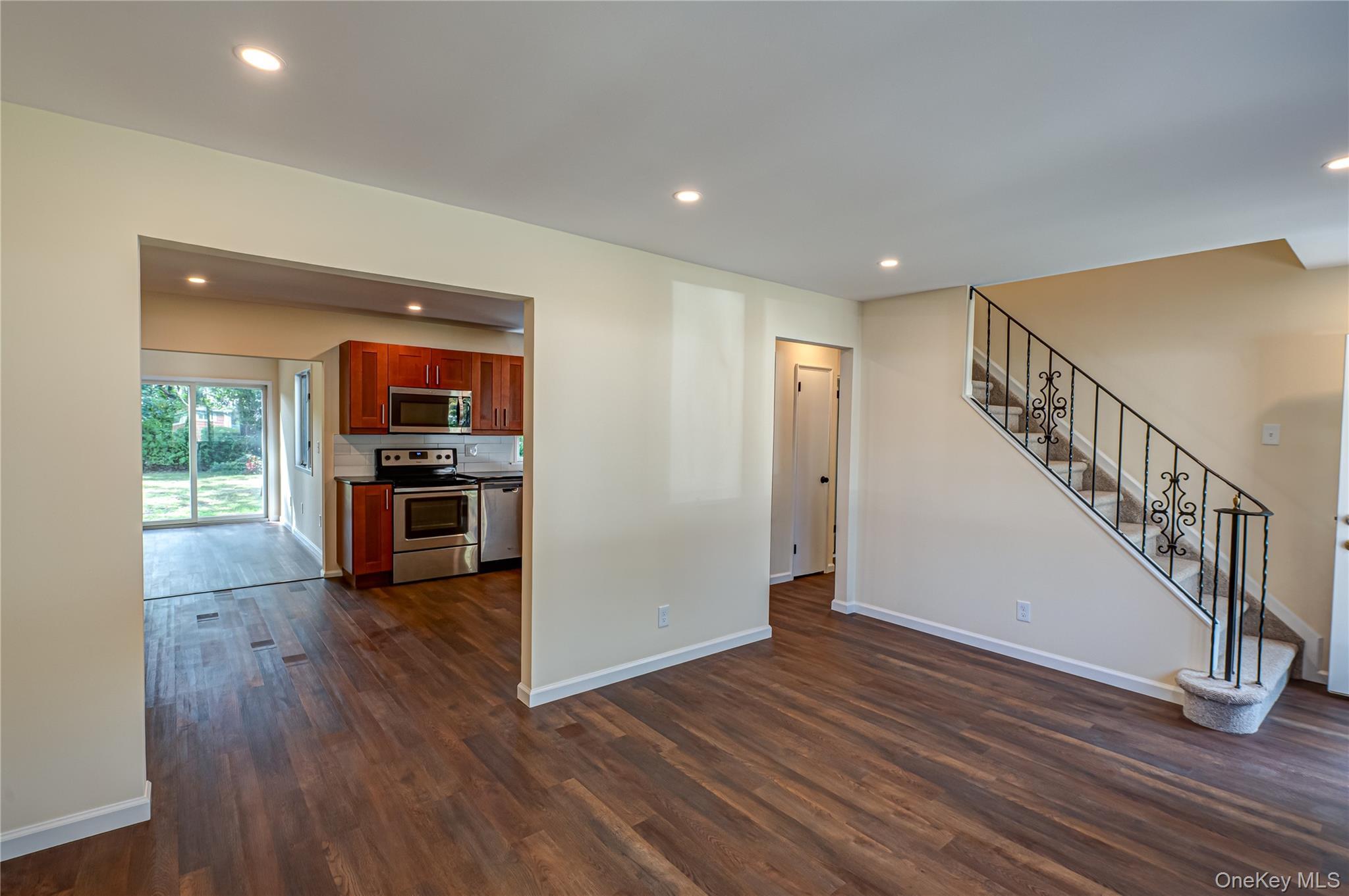 Single Family Center  Suffolk County, NY 11779, MLS-916933-5