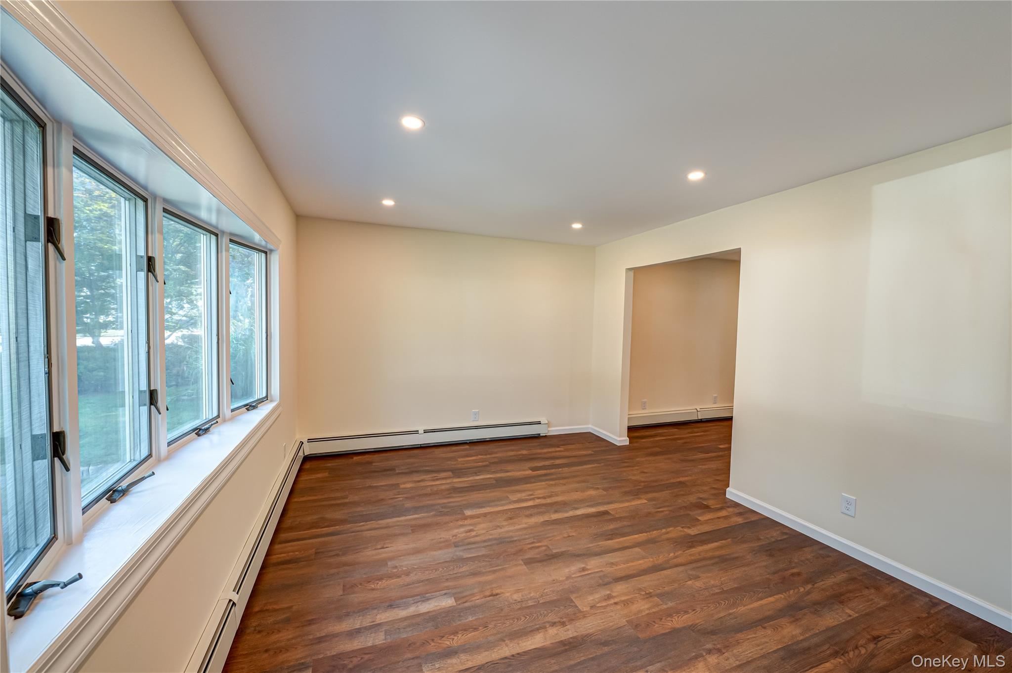 Single Family Center  Suffolk County, NY 11779, MLS-916933-6