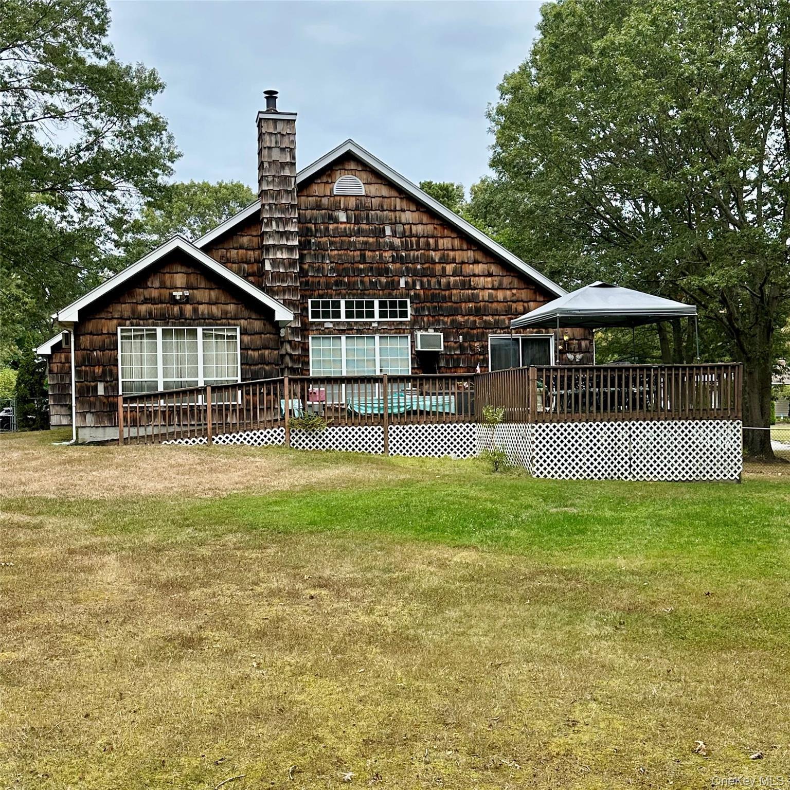 Single Family Thunderbird  Suffolk County, NY 11786, MLS-916946-2