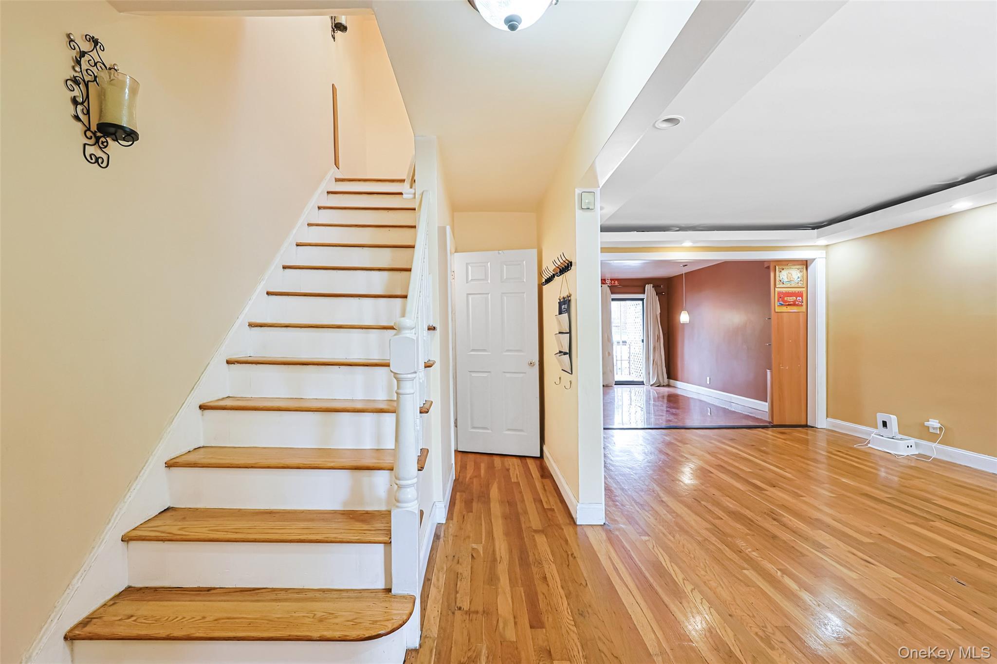 Single Family Melbourne Queens, NY 11367, MLS-916954-15