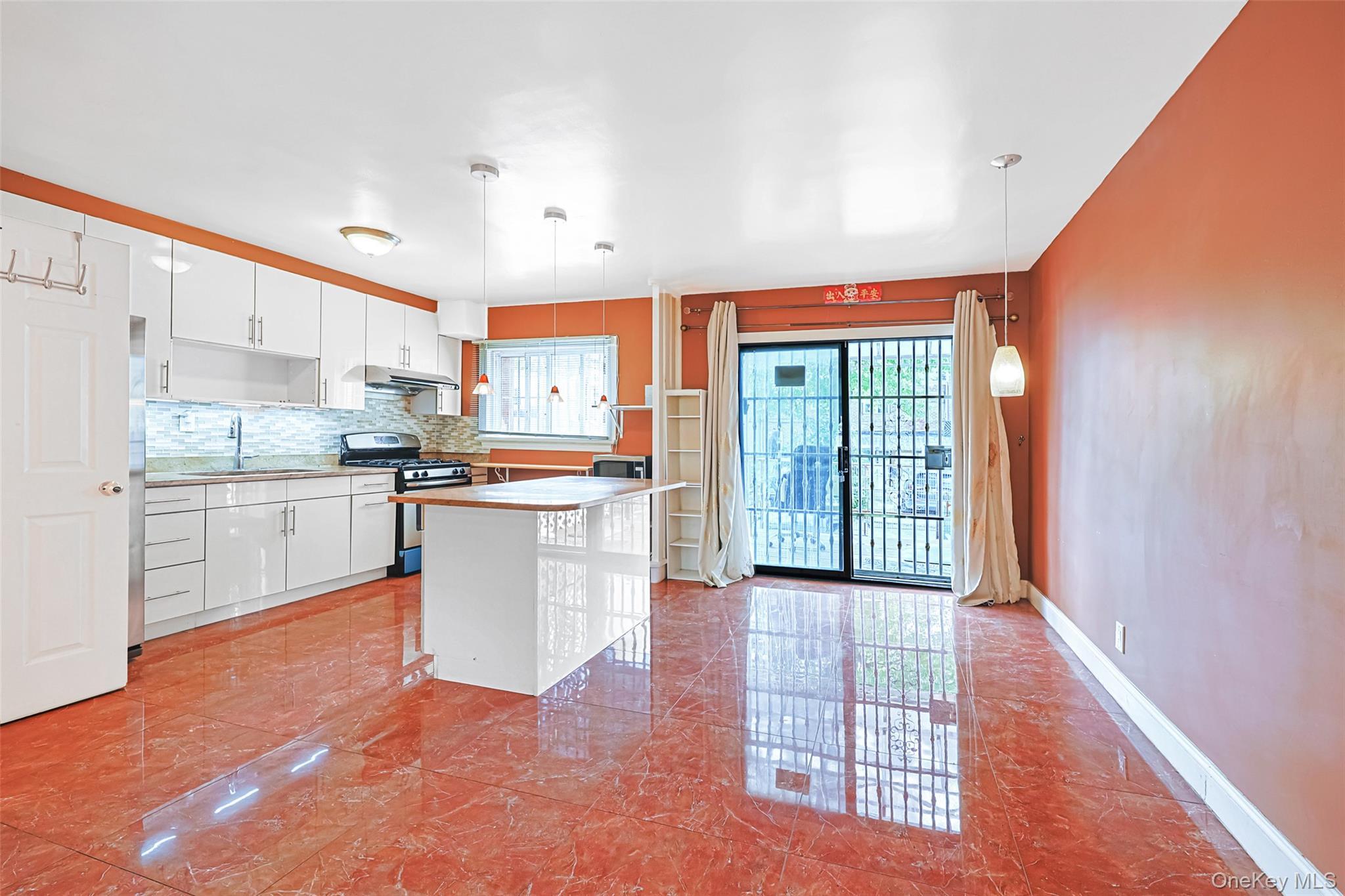 Single Family Melbourne Queens, NY 11367, MLS-916954-16