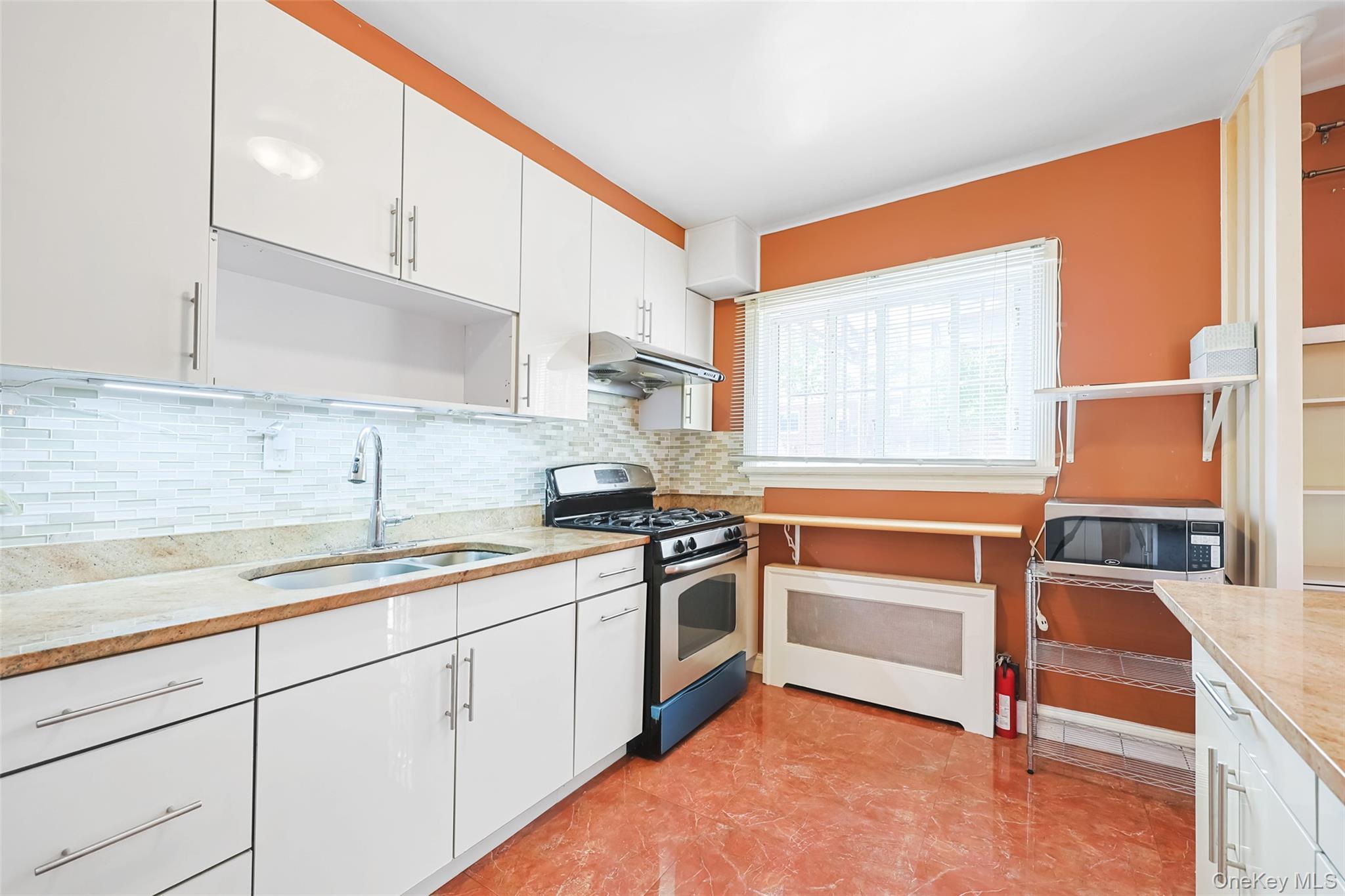 Single Family Melbourne Queens, NY 11367, MLS-916954-21