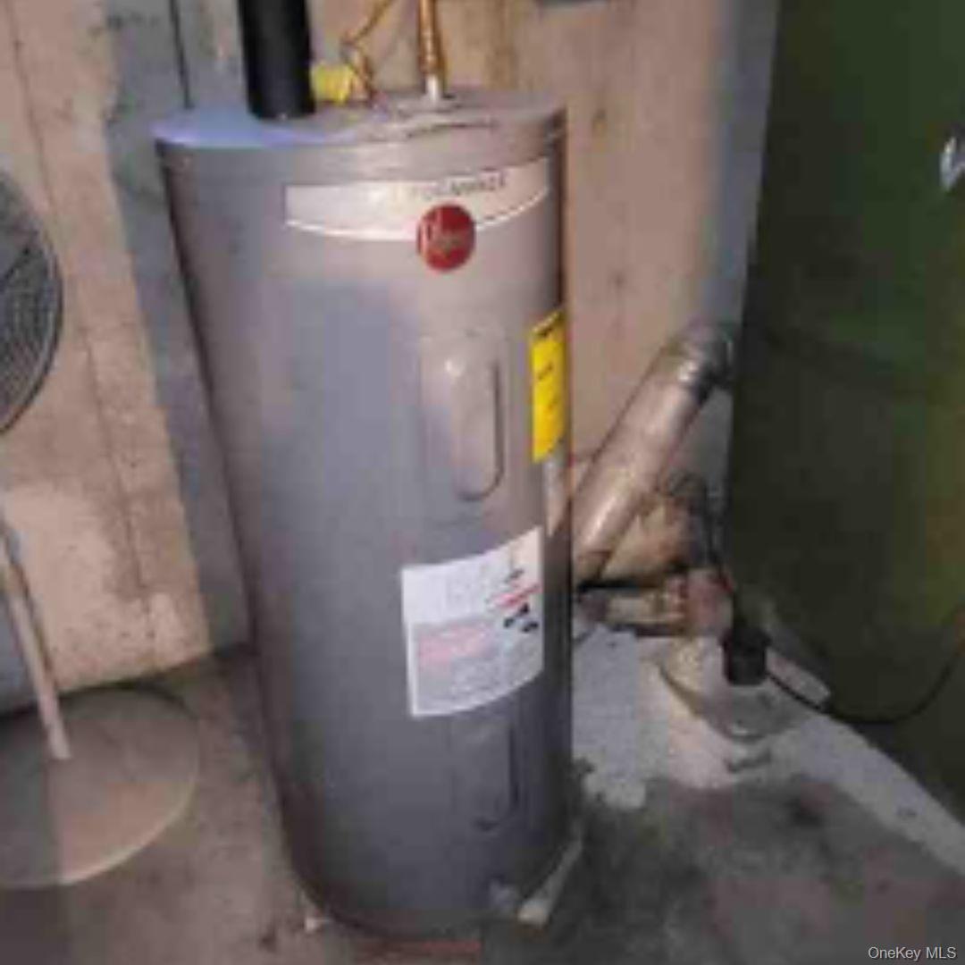 Single Family Northside Suffolk County, NY 11792, MLS-916972-6