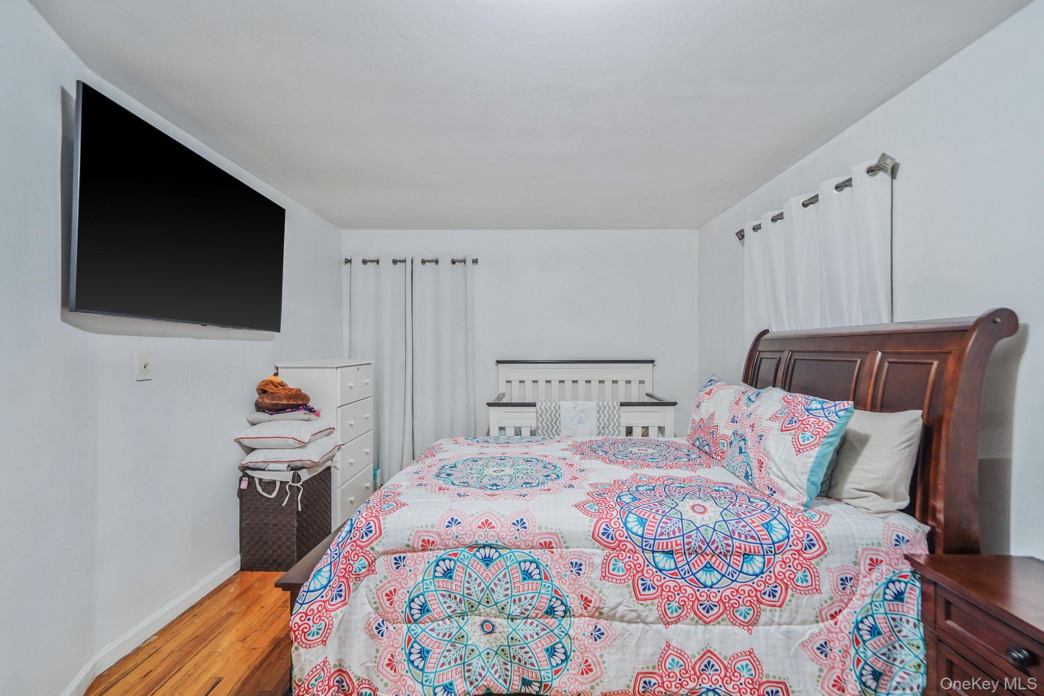 Single Family Broadway Suffolk County, NY 11717, MLS-916990-11