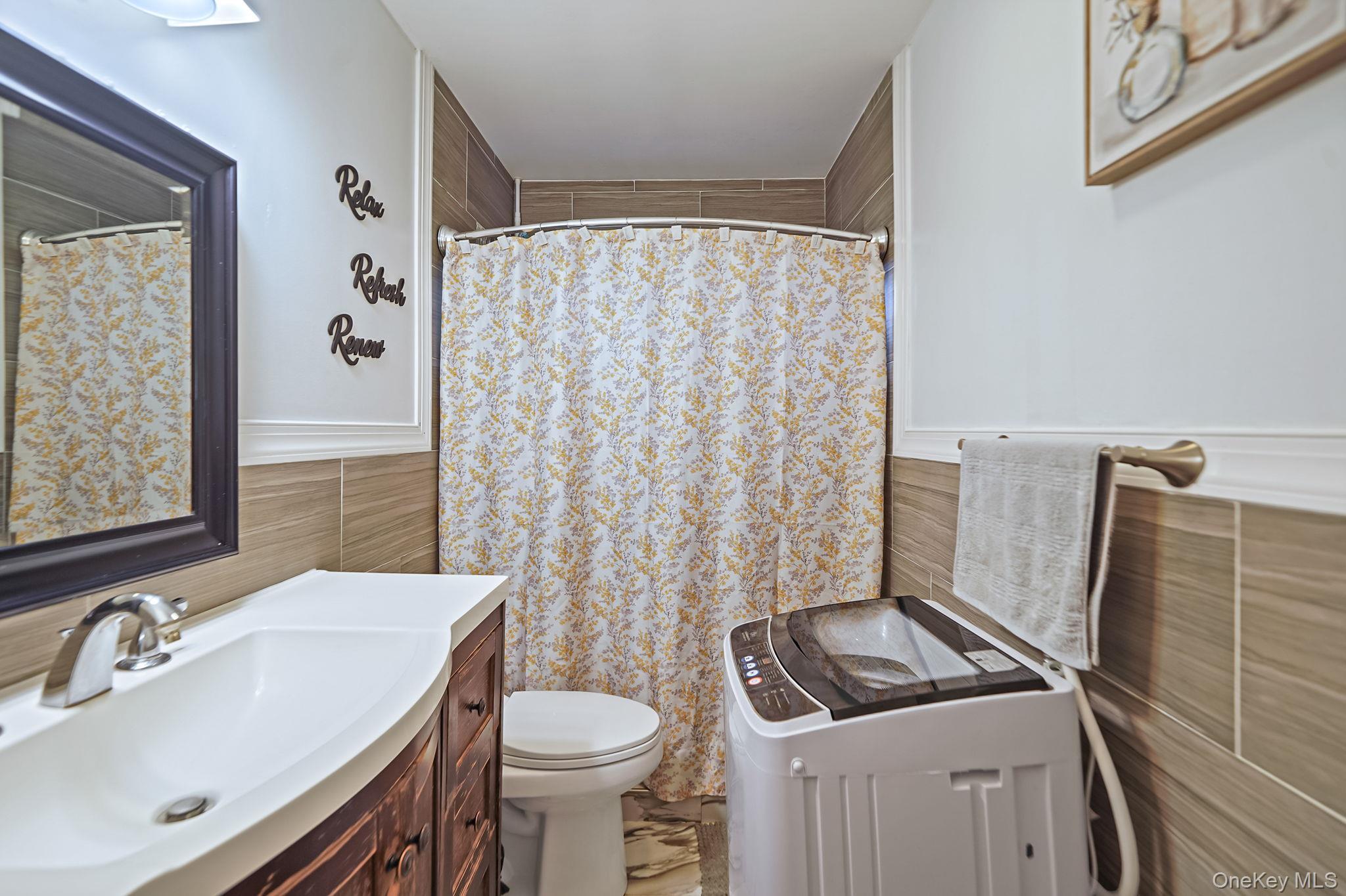 Single Family Broadway Suffolk County, NY 11717, MLS-916990-14