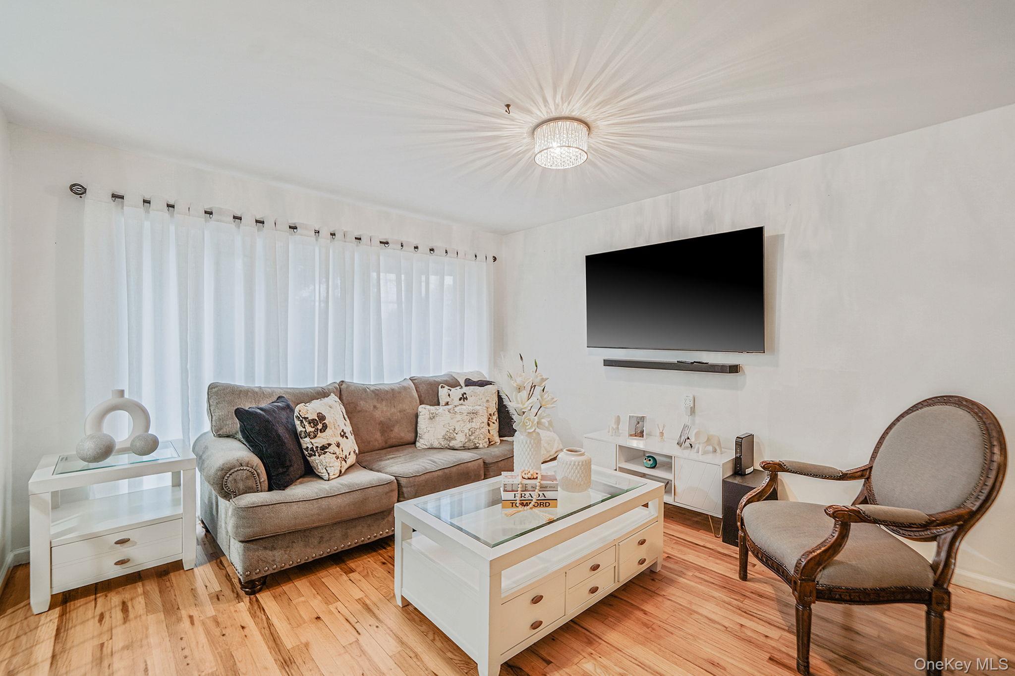 Single Family Broadway Suffolk County, NY 11717, MLS-916990-2