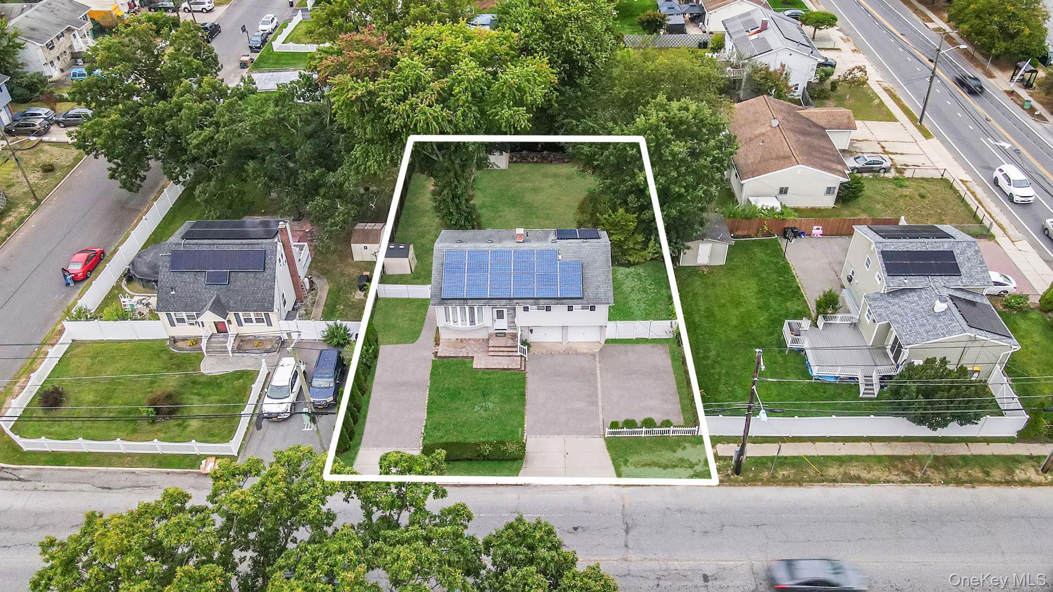 Single Family Broadway Suffolk County, NY 11717, MLS-916990-23