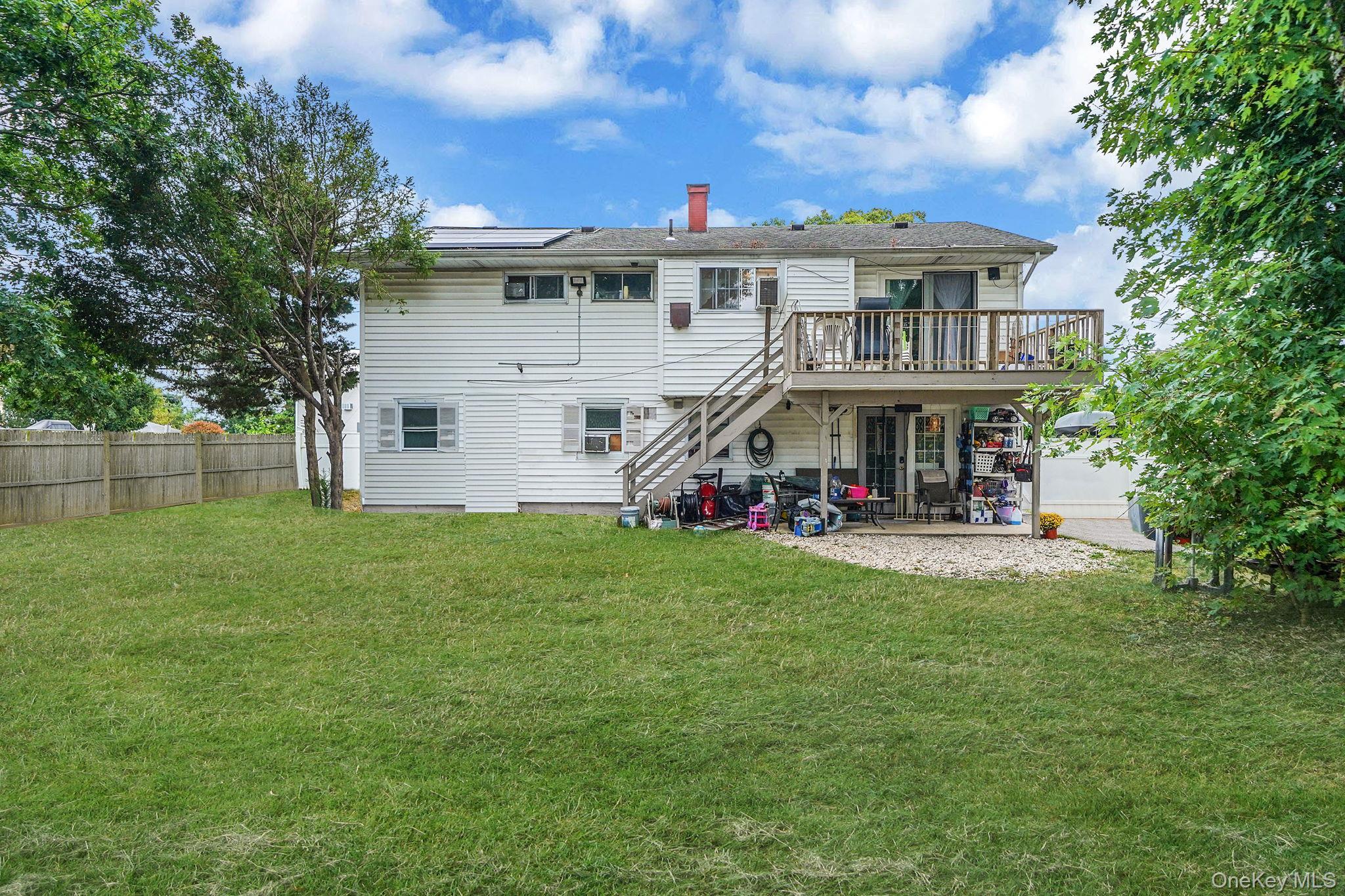 Single Family Broadway Suffolk County, NY 11717, MLS-916990-25