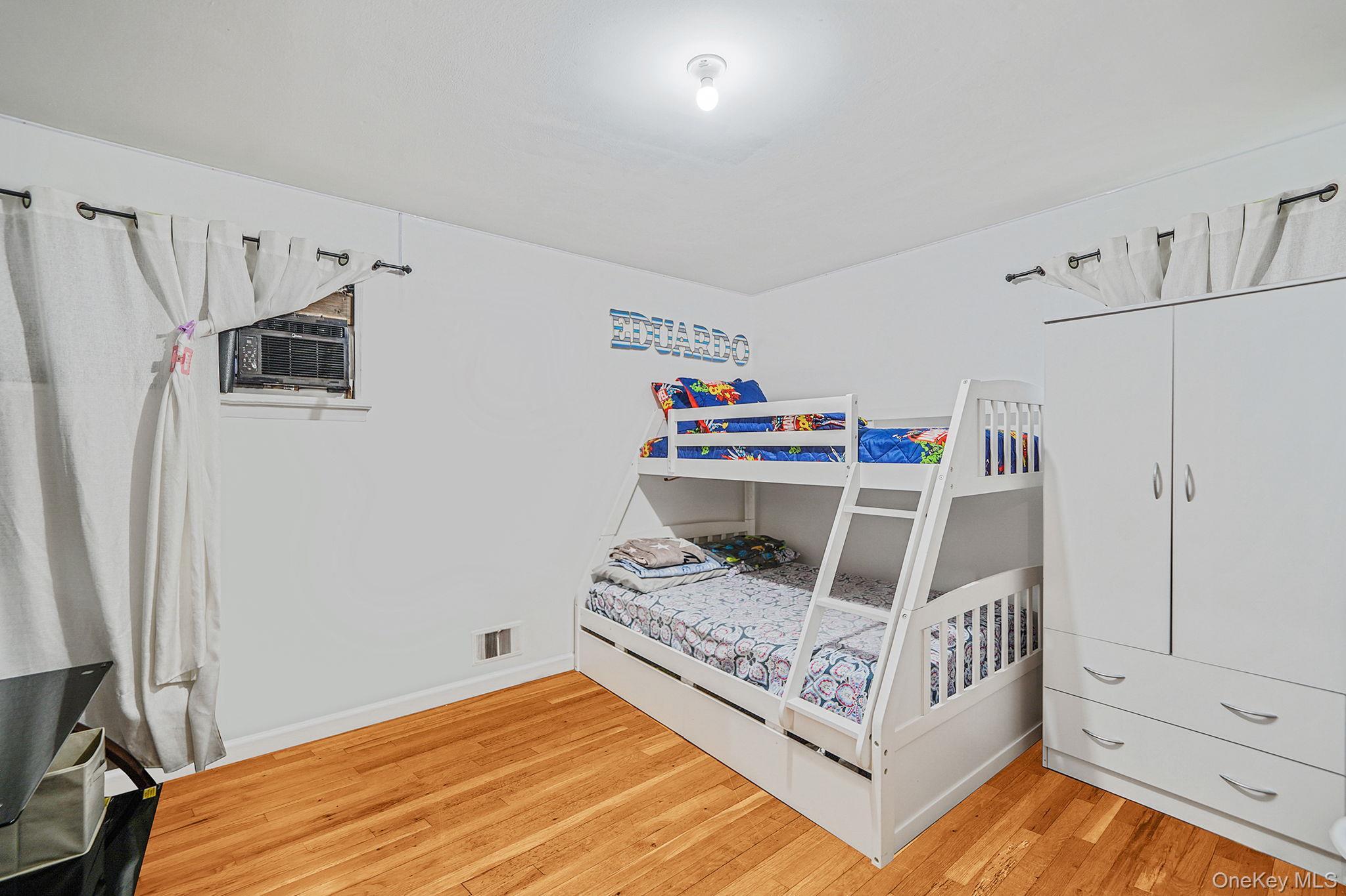 Single Family Broadway Suffolk County, NY 11717, MLS-916990-9