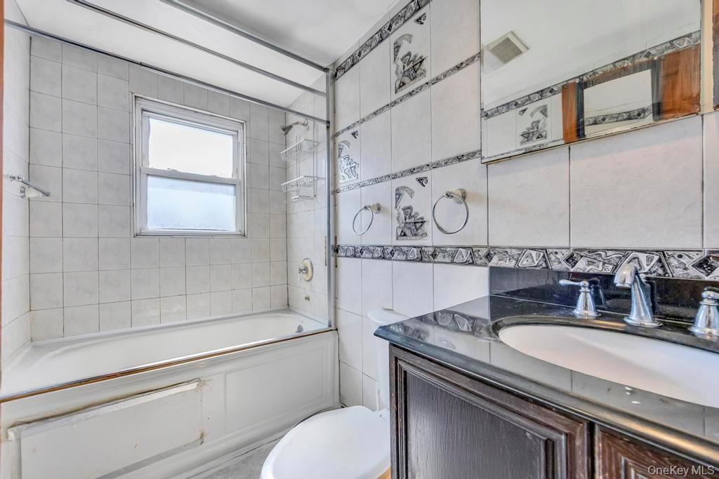 Single Family Clinton  Nassau County, NY 11570, MLS-916995-23