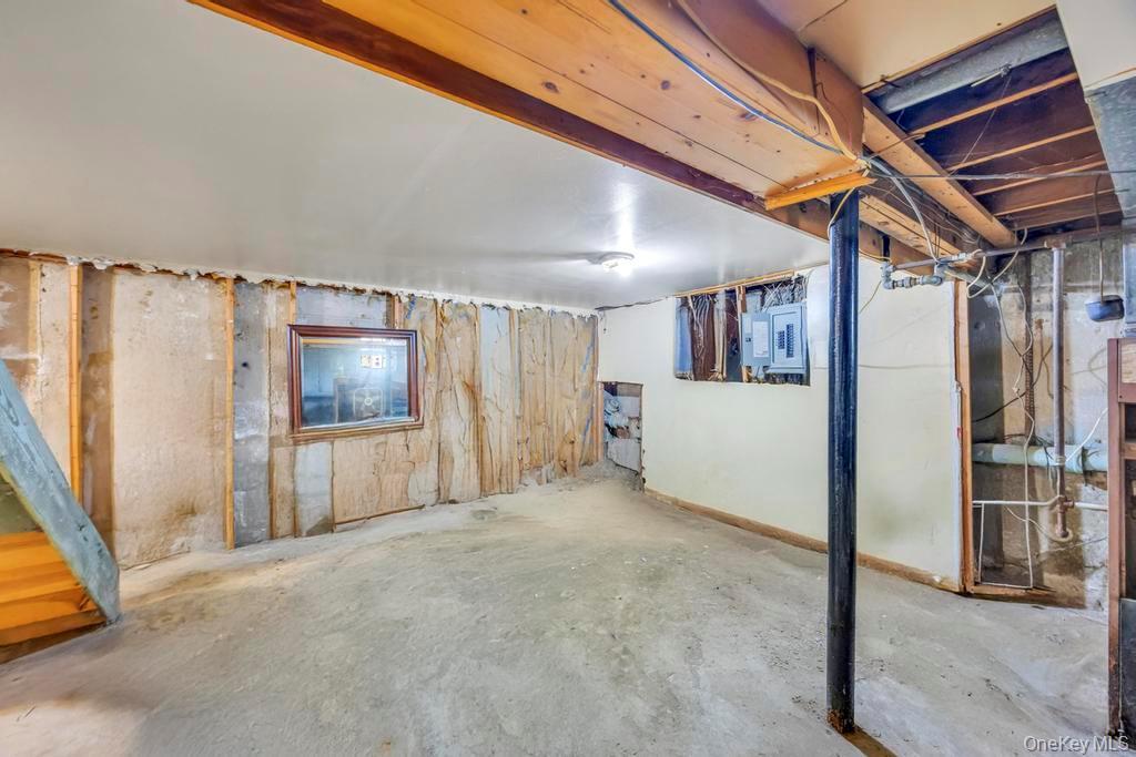 Single Family Clinton  Nassau County, NY 11570, MLS-916995-28