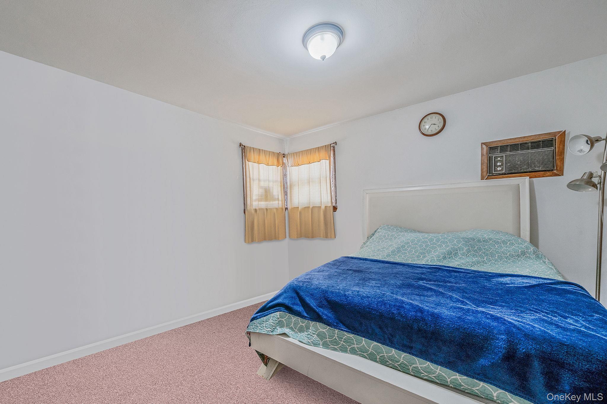 Single Family Winthrop  Suffolk County, NY 11751, MLS-917001-11