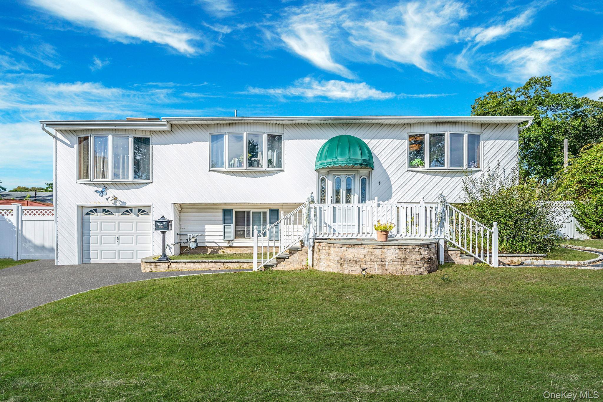 Single Family Winthrop  Suffolk County, NY 11751, MLS-917001-2