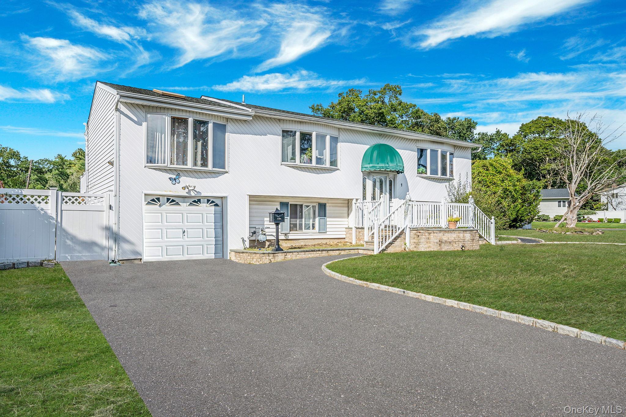 Single Family Winthrop  Suffolk County, NY 11751, MLS-917001-3