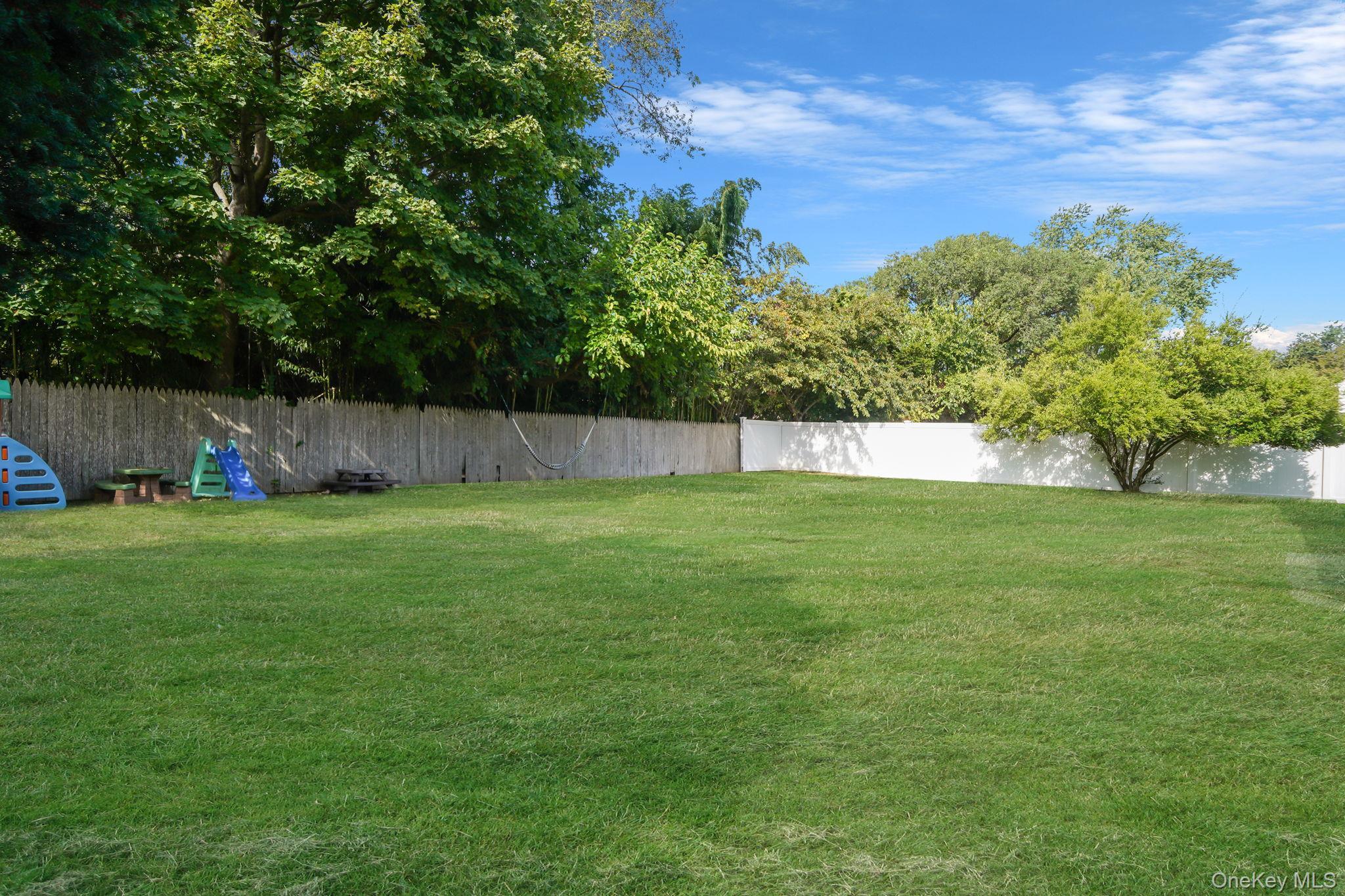 Single Family Vita  Suffolk County, NY 11722, MLS-917006-11