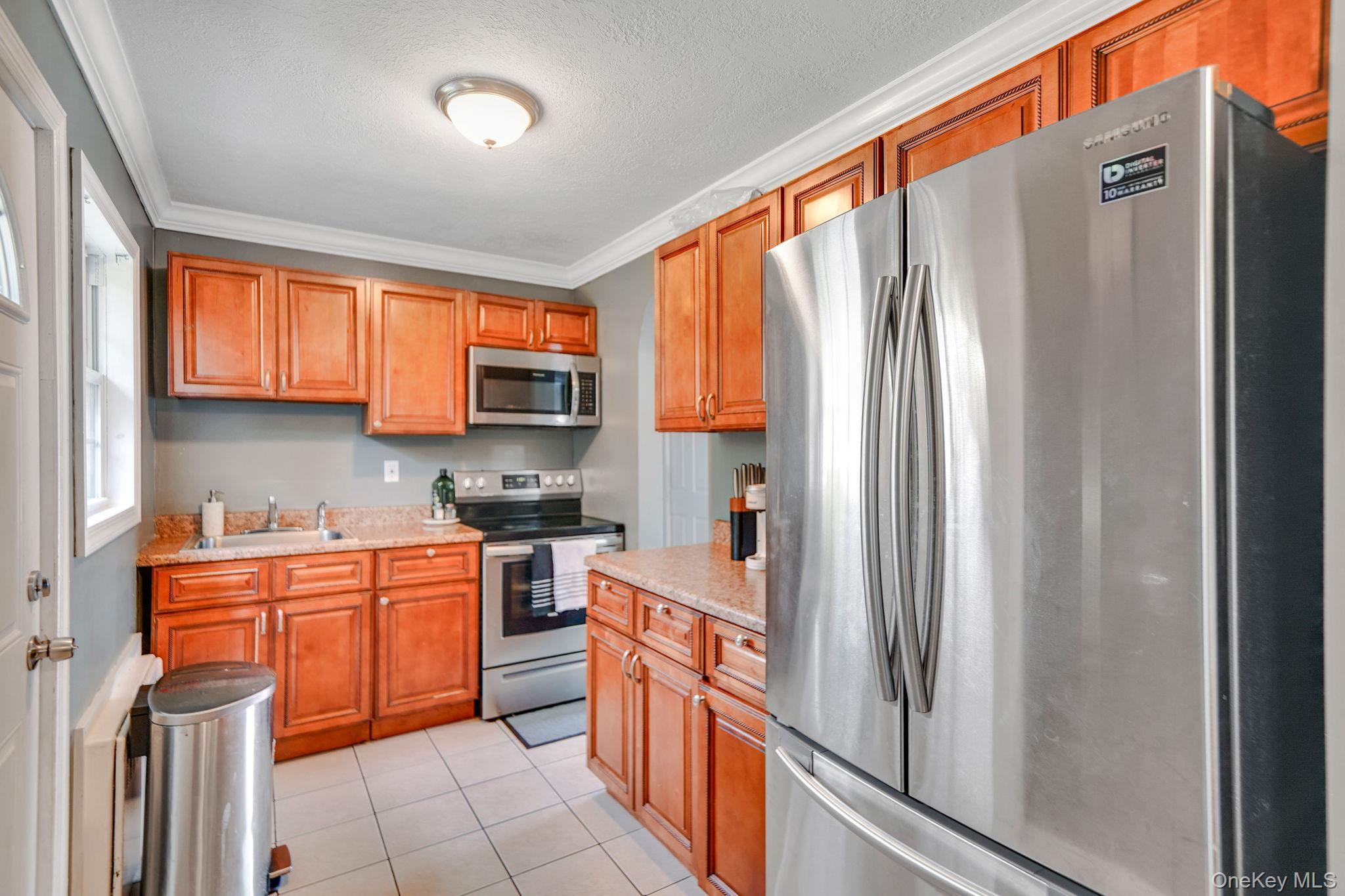 Single Family Vita  Suffolk County, NY 11722, MLS-917006-4