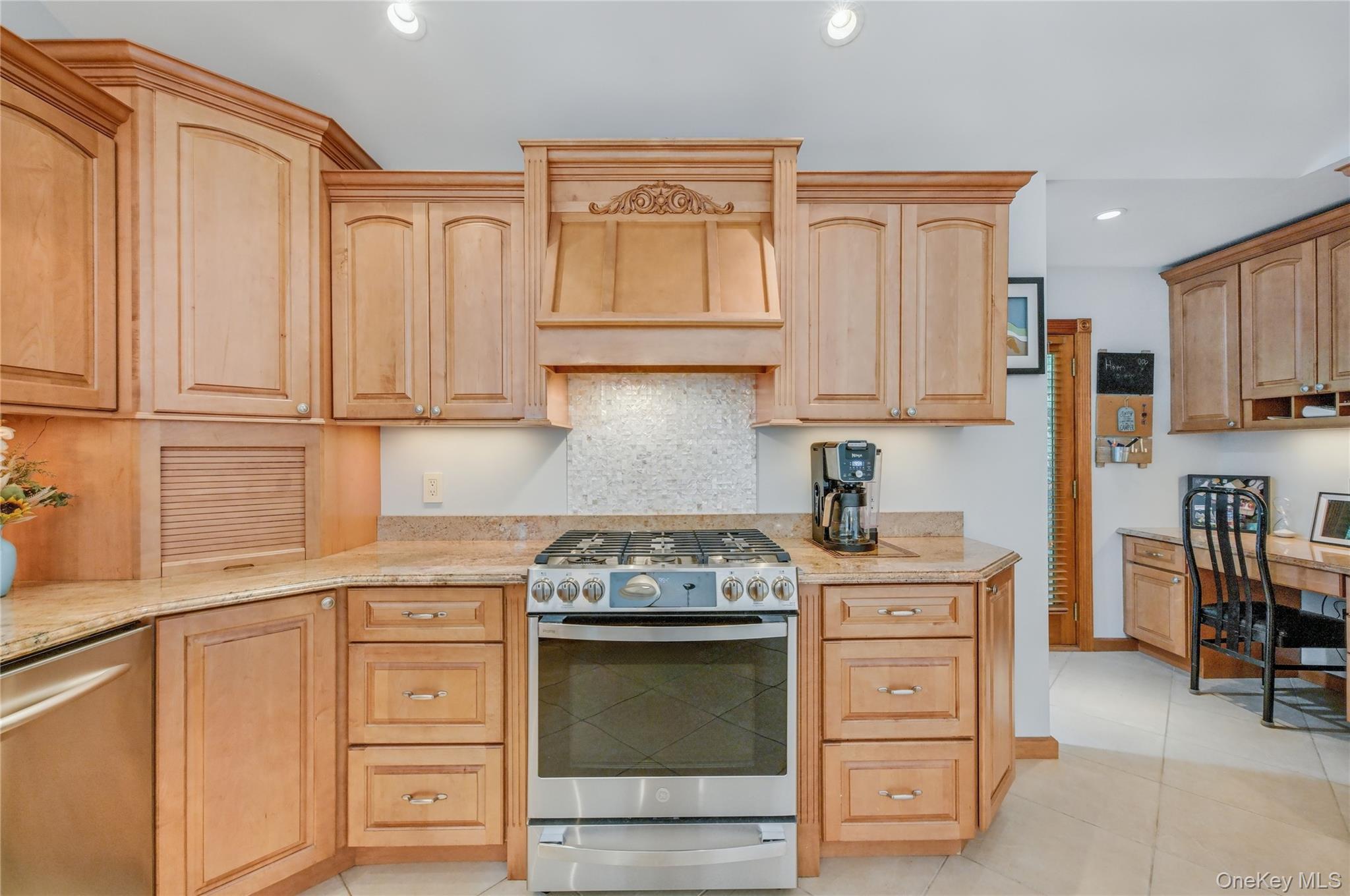 Single Family Feather  Suffolk County, NY 11725, MLS-917022-18