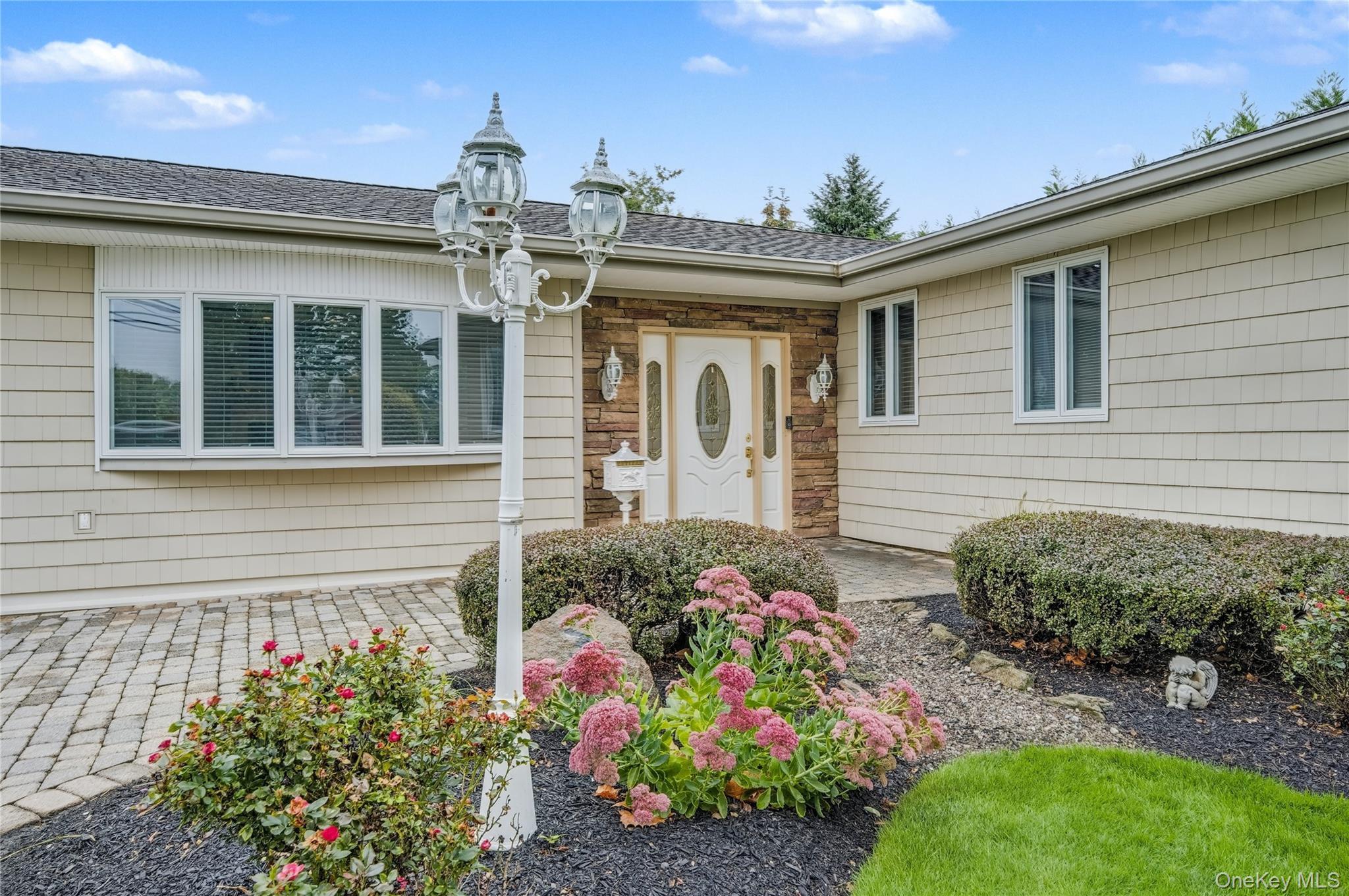 Single Family Feather  Suffolk County, NY 11725, MLS-917022-3