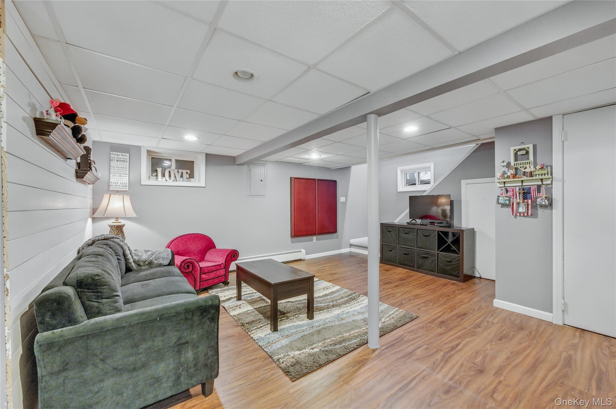 Single Family Feather  Suffolk County, NY 11725, MLS-917022-32