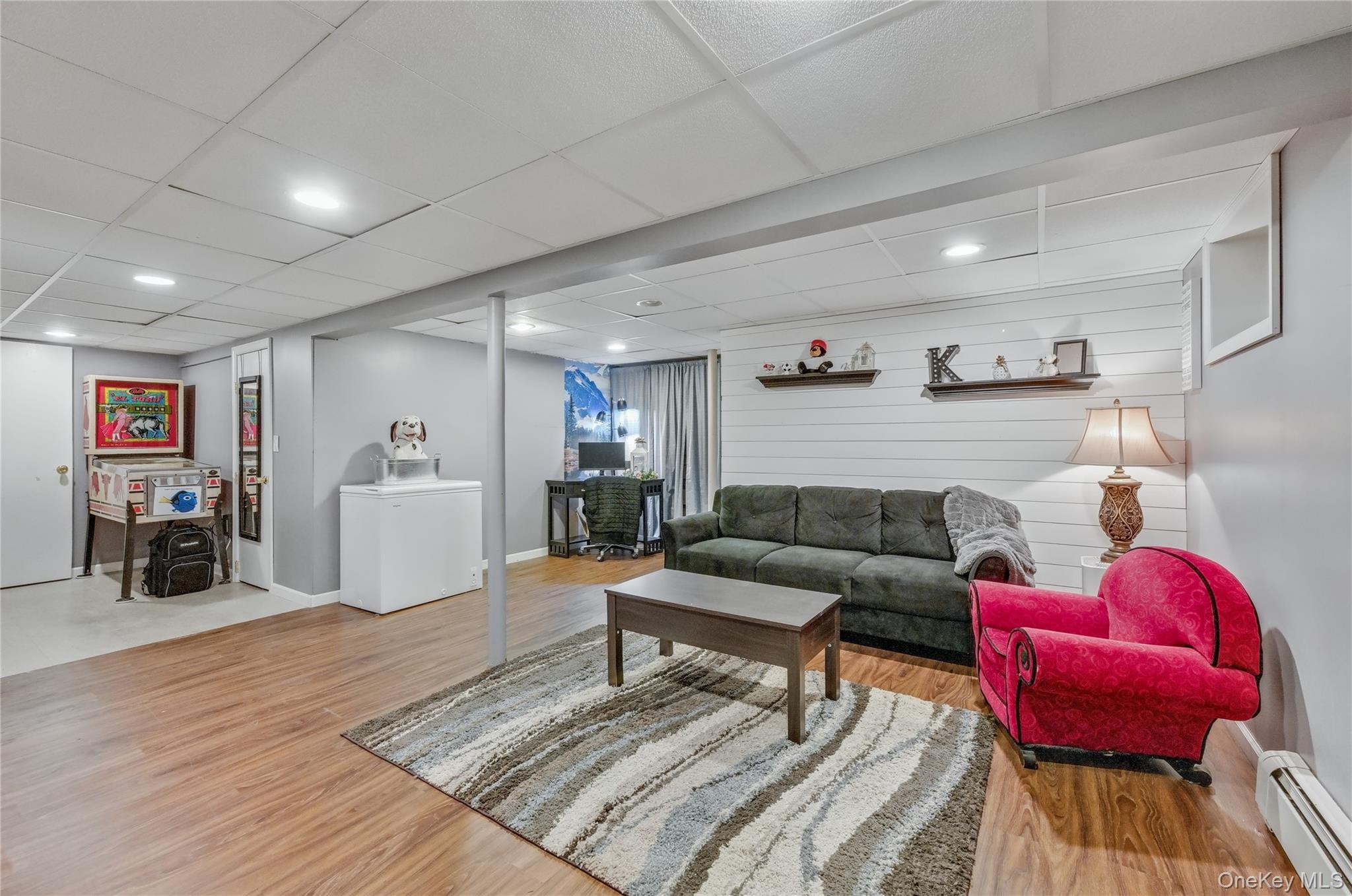 Single Family Feather  Suffolk County, NY 11725, MLS-917022-33