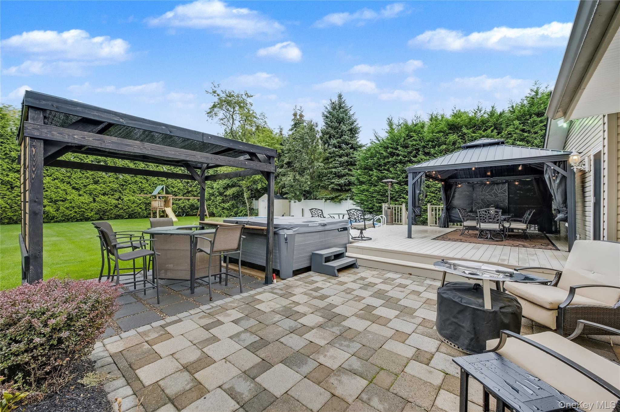 Single Family Feather  Suffolk County, NY 11725, MLS-917022-35