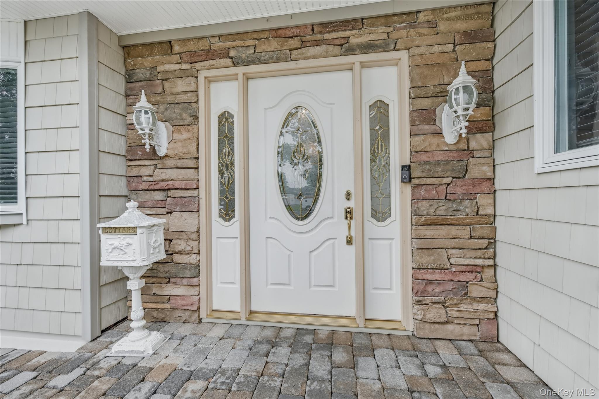 Single Family Feather  Suffolk County, NY 11725, MLS-917022-4